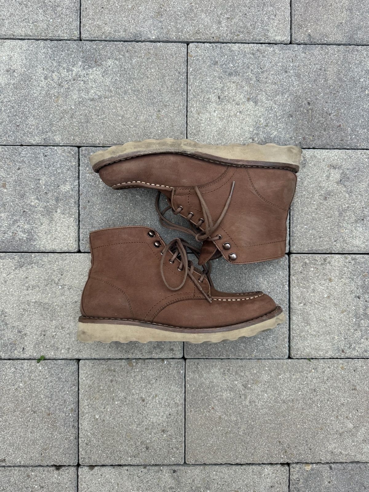 Photo by jarmul22 on January 5, 2024 of the Thursday Diplomat in Pebble WeatherSafe Nubuck.