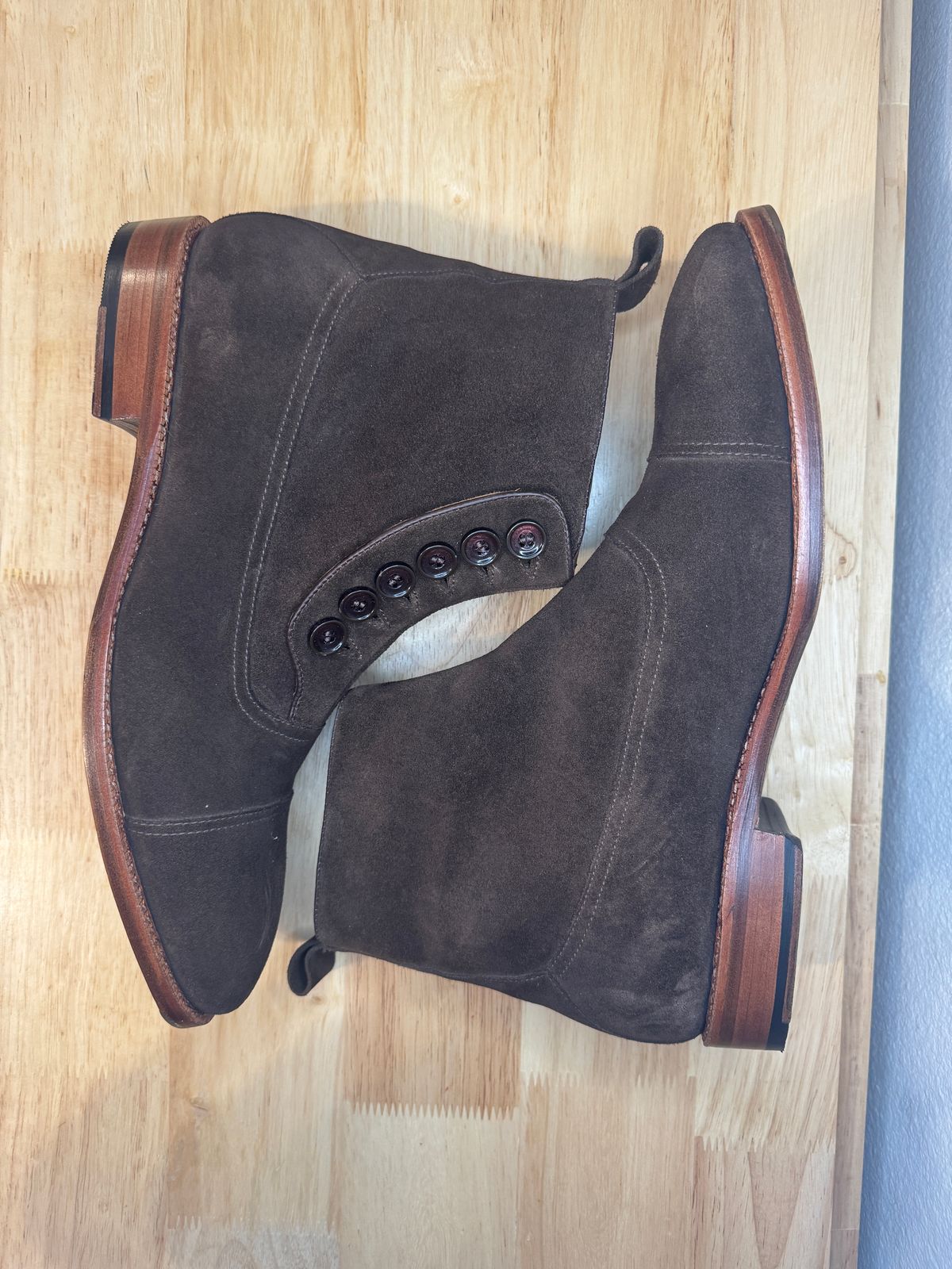 Photo by jarmul22 on October 6, 2025 of the Blkbrd Shoemaker Victor Chukka Boot in C.F. Stead Coffee Repello Calf Suede.