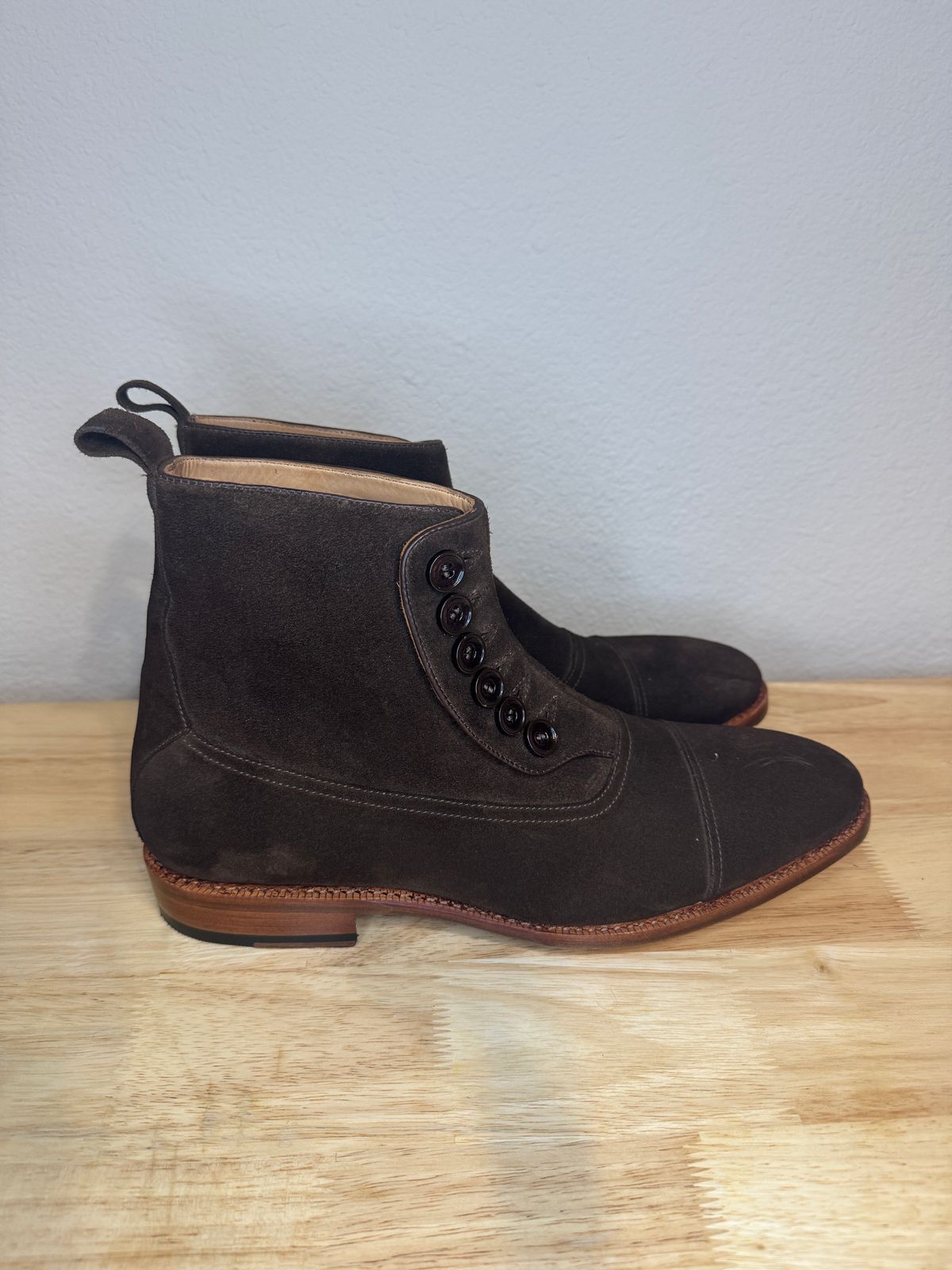 Photo by jarmul22 on October 6, 2025 of the Blkbrd Shoemaker Victor Chukka Boot in C.F. Stead Coffee Repello Calf Suede.