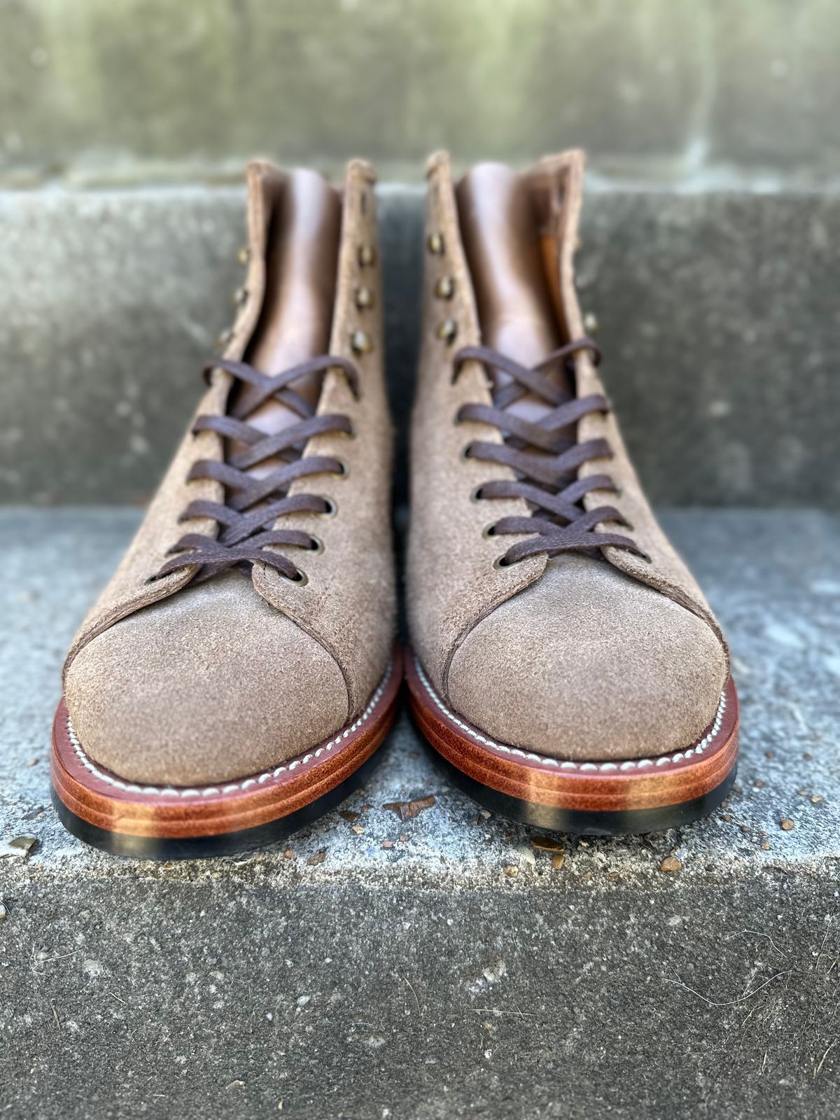 Photo by heef on October 1, 2022 of the Jakkrabbits Monkey Boot in Horween Natural Chromexcel Roughout.