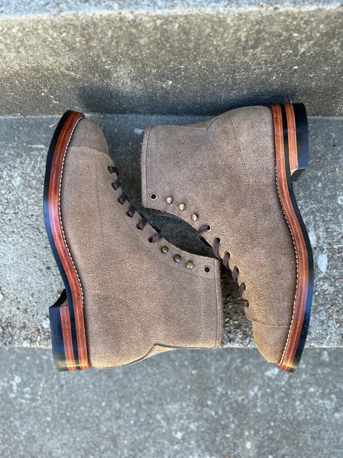 Photo by heef on October 1, 2022 of the Jakkrabbits Monkey Boot in Horween Natural Chromexcel Roughout.