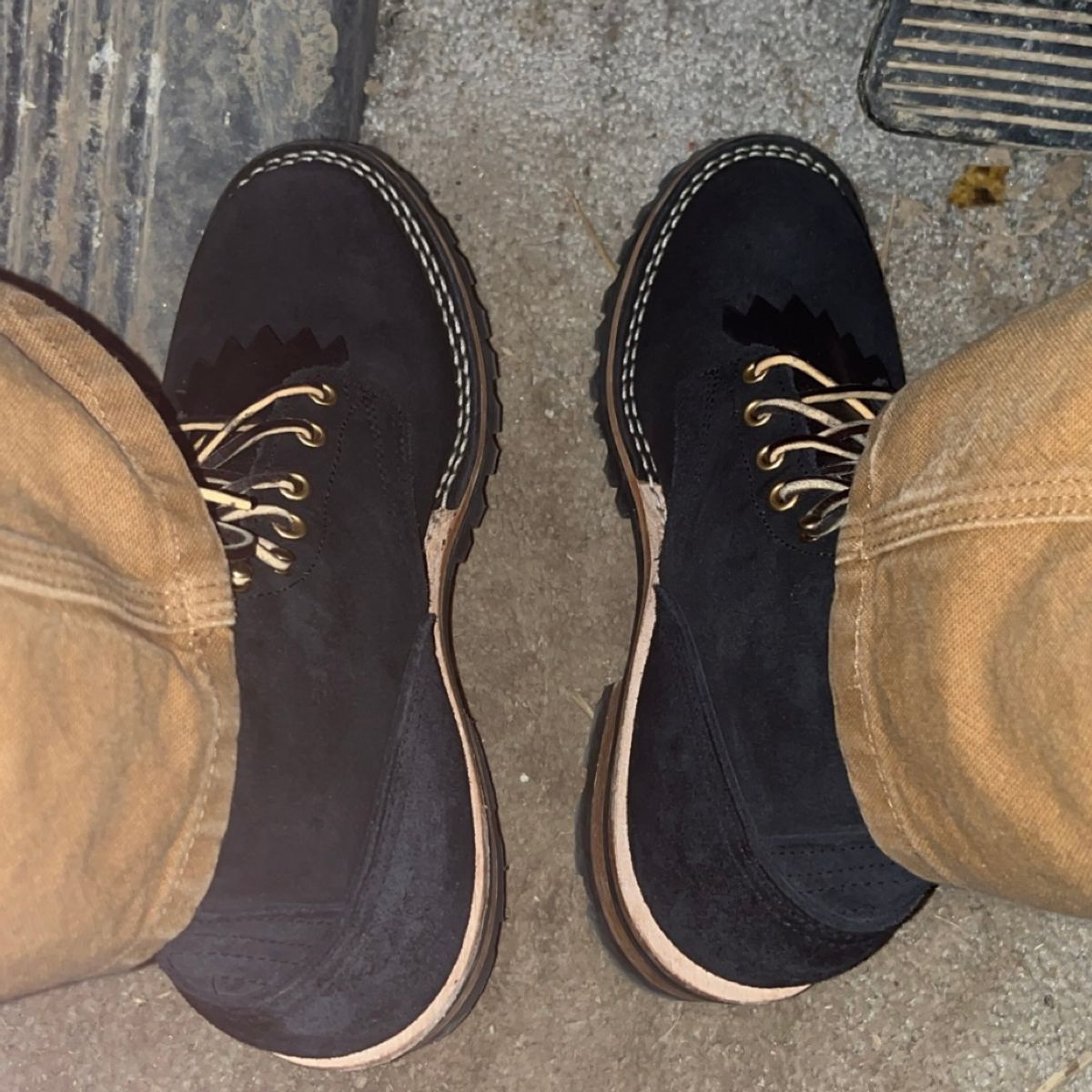 Photo by Spudanko on February 14, 2024 of the Nicks BuilderPro in Seidel 1964 Black Roughout.