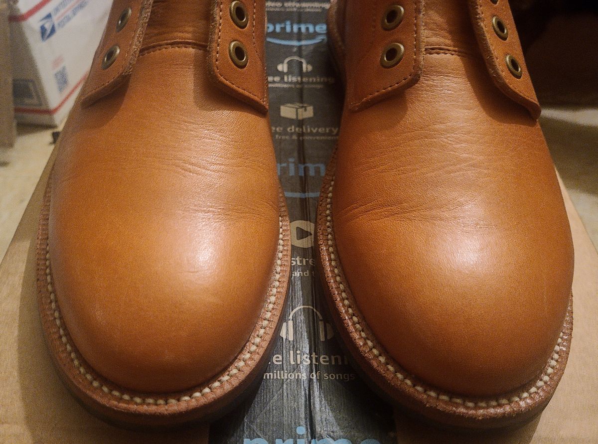 Photo by False.Idle.Warship on November 5, 2023 of the Grant Stone Diesel Boot in Horween Tan Essex.