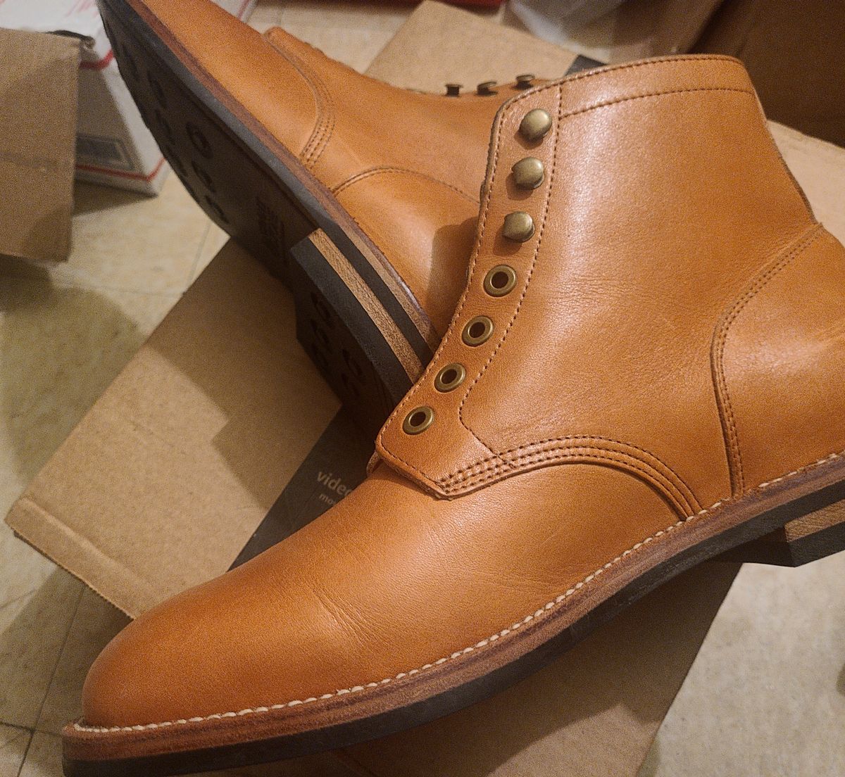 Photo by False.Idle.Warship on November 5, 2023 of the Grant Stone Diesel Boot in Horween Tan Essex.