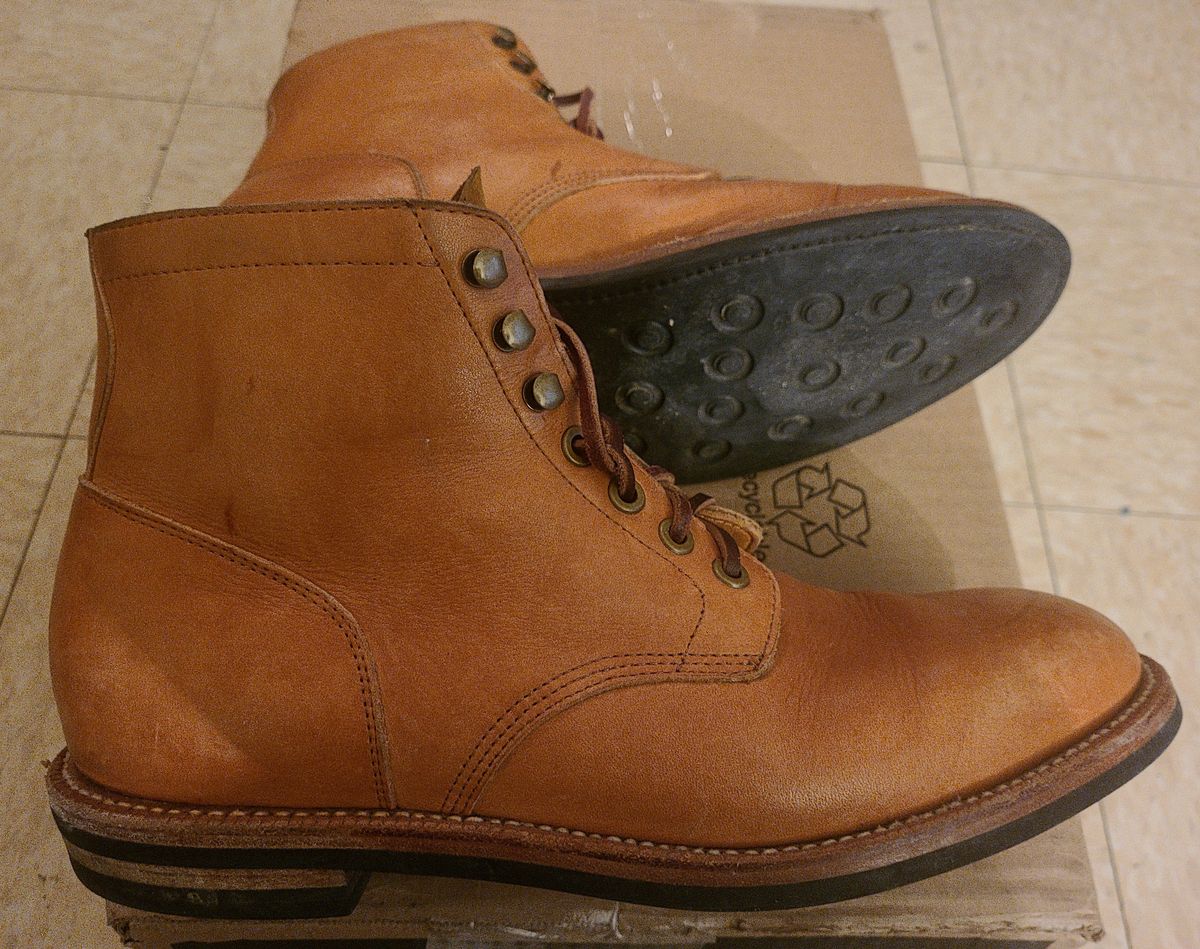 Photo by False.Idle.Warship on December 5, 2023 of the Grant Stone Diesel Boot in Horween Tan Essex.