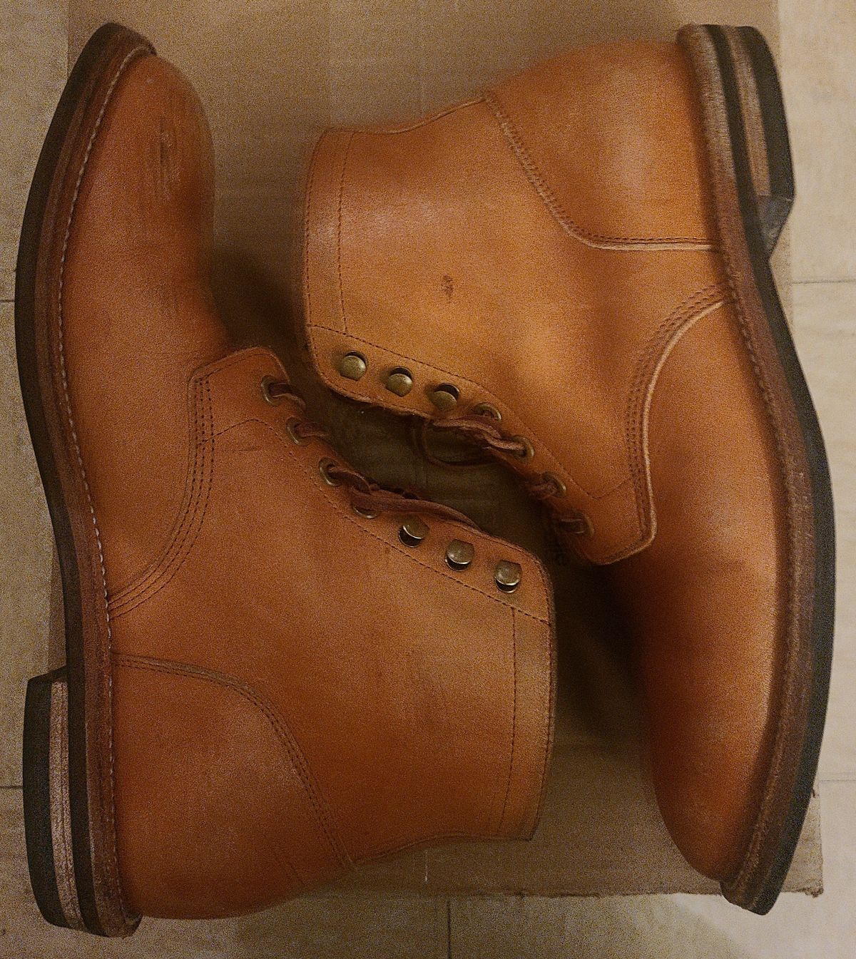 Photo by False.Idle.Warship on December 5, 2023 of the Grant Stone Diesel Boot in Horween Tan Essex.