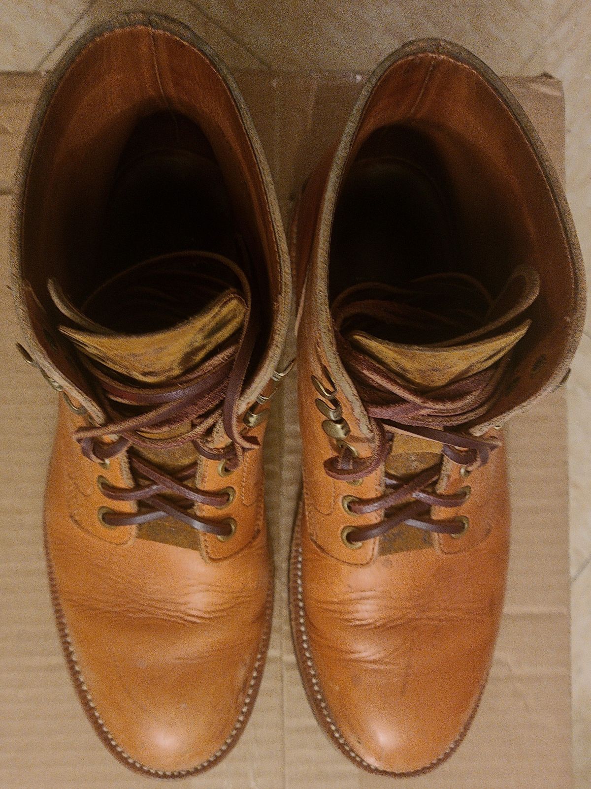 Photo by False.Idle.Warship on December 5, 2023 of the Grant Stone Diesel Boot in Horween Tan Essex.