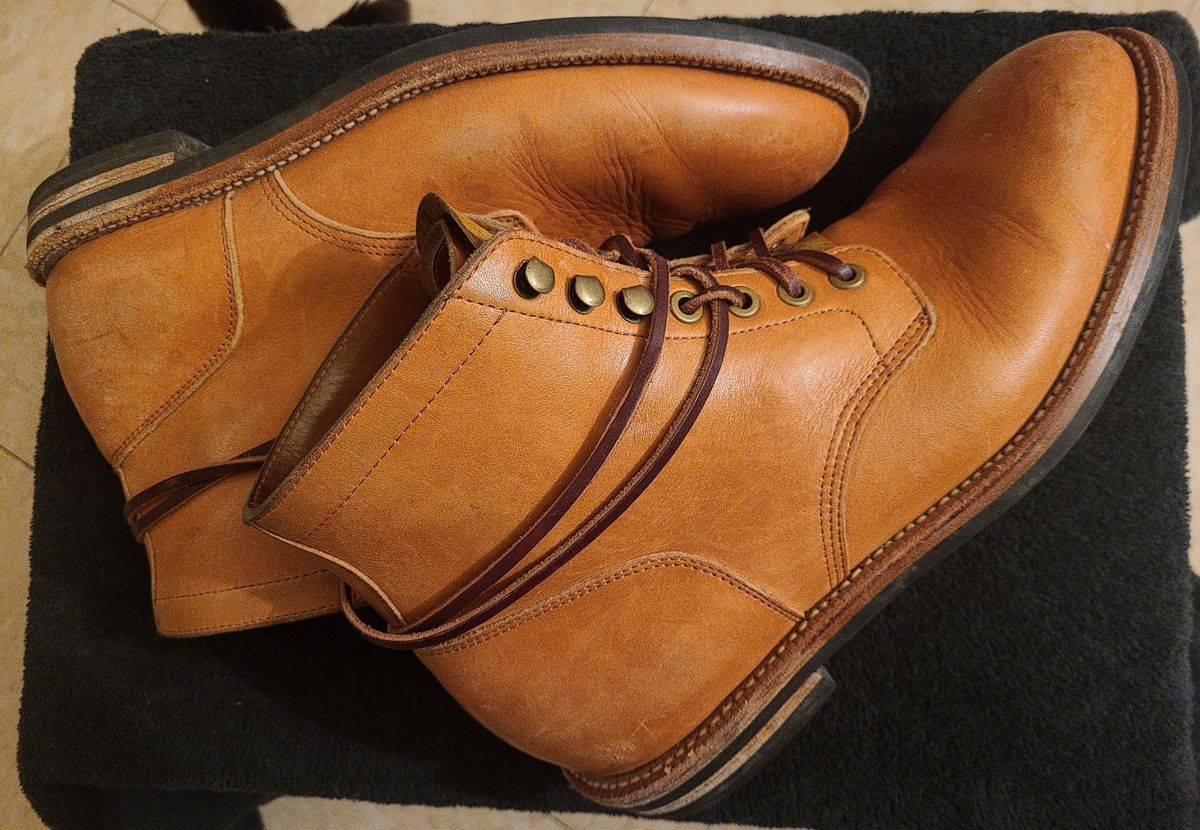 Photo by False.Idle.Warship on January 6, 2024 of the Grant Stone Diesel Boot in Horween Tan Essex.