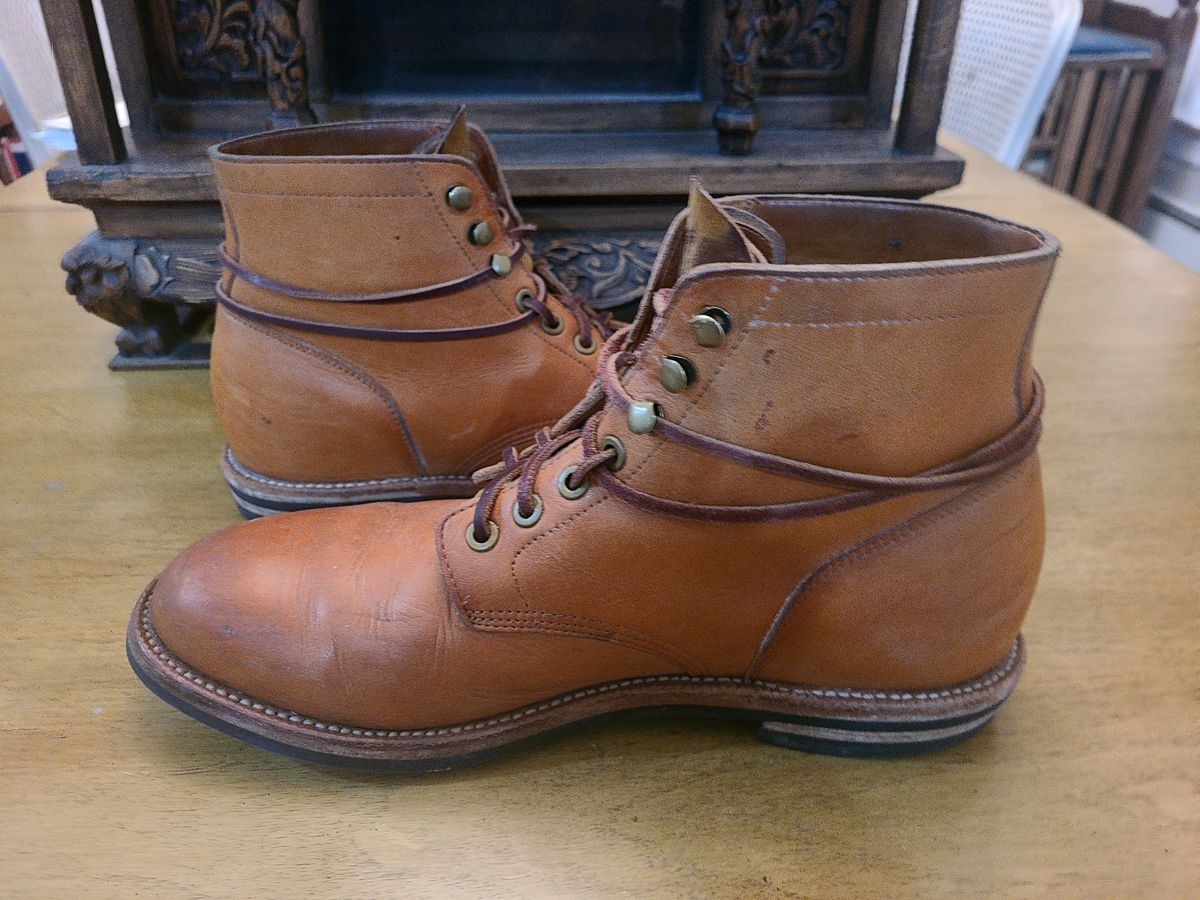 Photo by False.Idle.Warship on March 6, 2024 of the Grant Stone Diesel Boot in Horween Tan Essex.