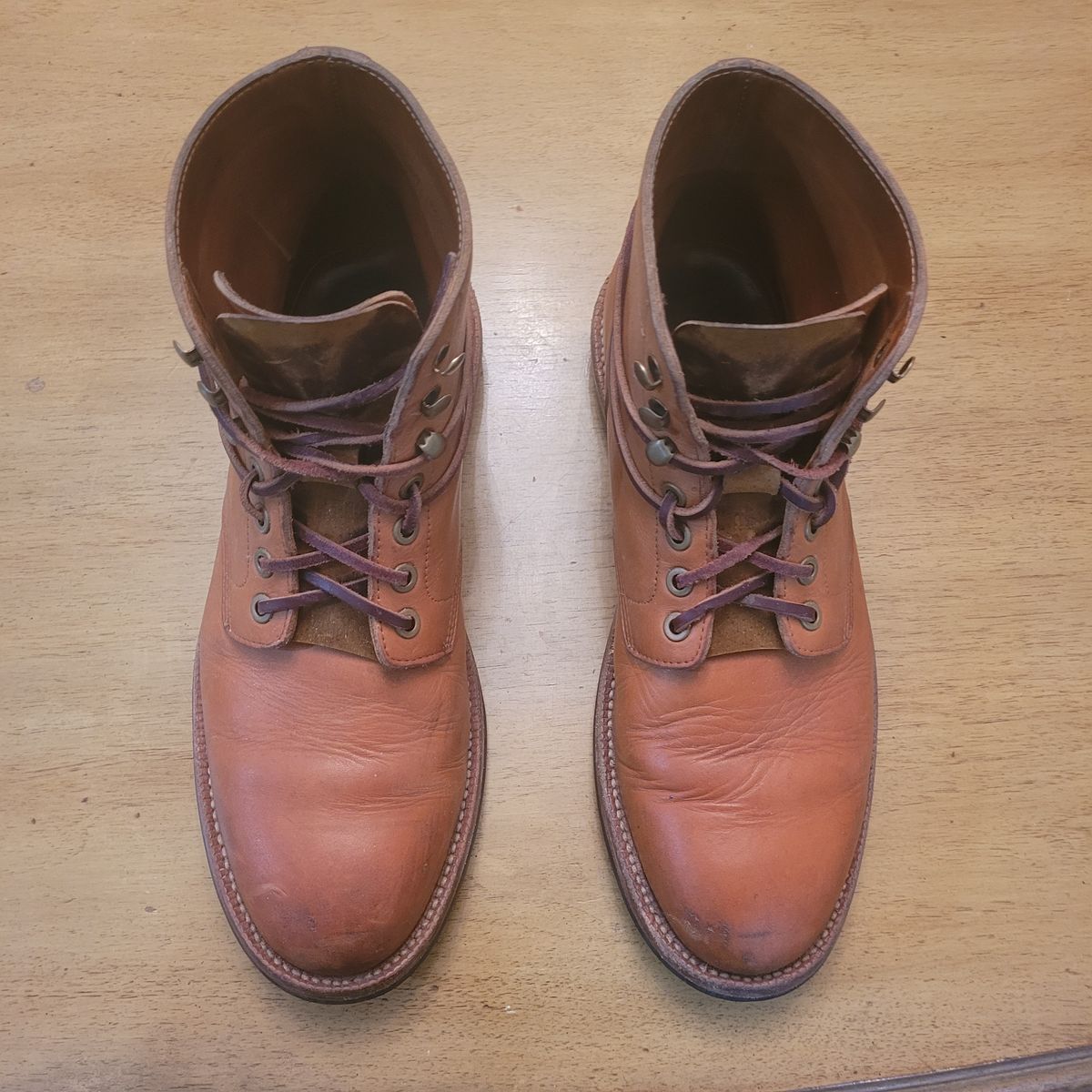 Photo by False.Idle.Warship on March 6, 2024 of the Grant Stone Diesel Boot in Horween Tan Essex.