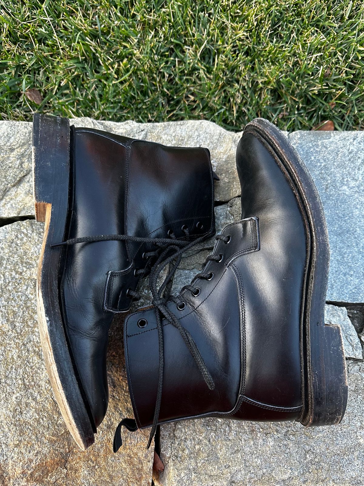 Photo by swampdonkey on January 5, 2024 of the Tricker's Burford Plain Derby Boot in Black Calf.