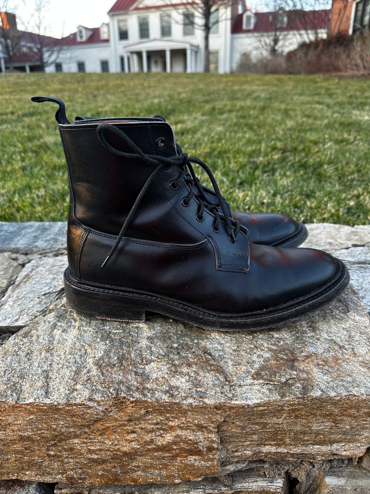 Photo by swampdonkey on January 5, 2024 of the Tricker's Burford Plain Derby Boot in Black Calf.