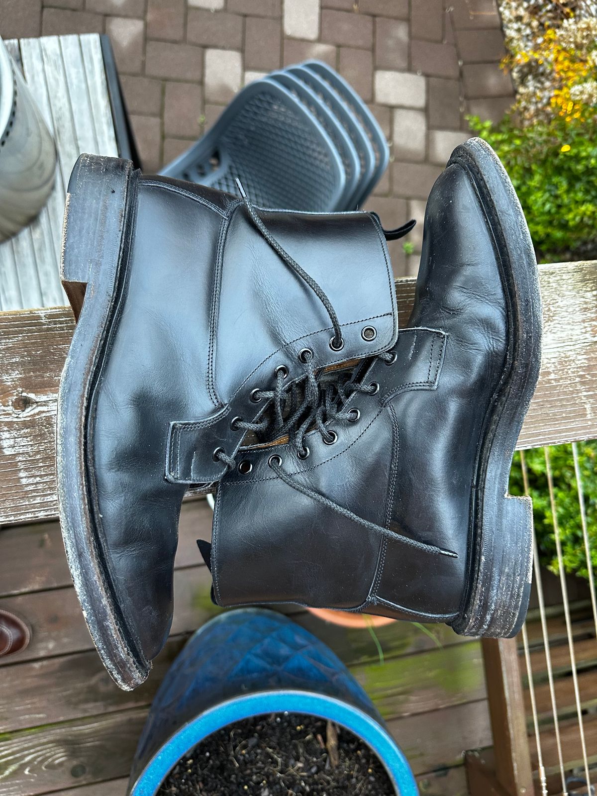 Photo by swampdonkey on March 5, 2024 of the Tricker's Burford Plain Derby Boot in Black Calf.