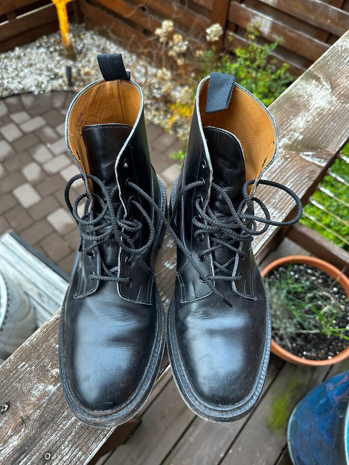 Photo by swampdonkey on March 5, 2024 of the Tricker's Burford Plain Derby Boot in Black Calf.