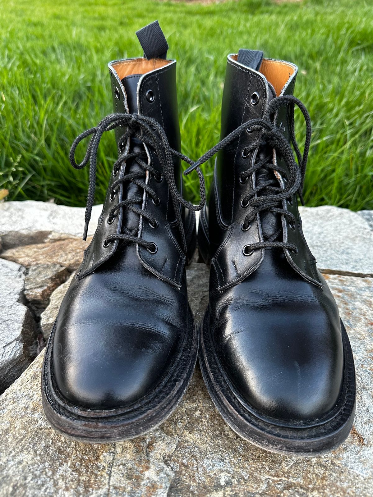 Photo by swampdonkey on April 5, 2024 of the Tricker's Burford Plain Derby Boot in Black Calf.