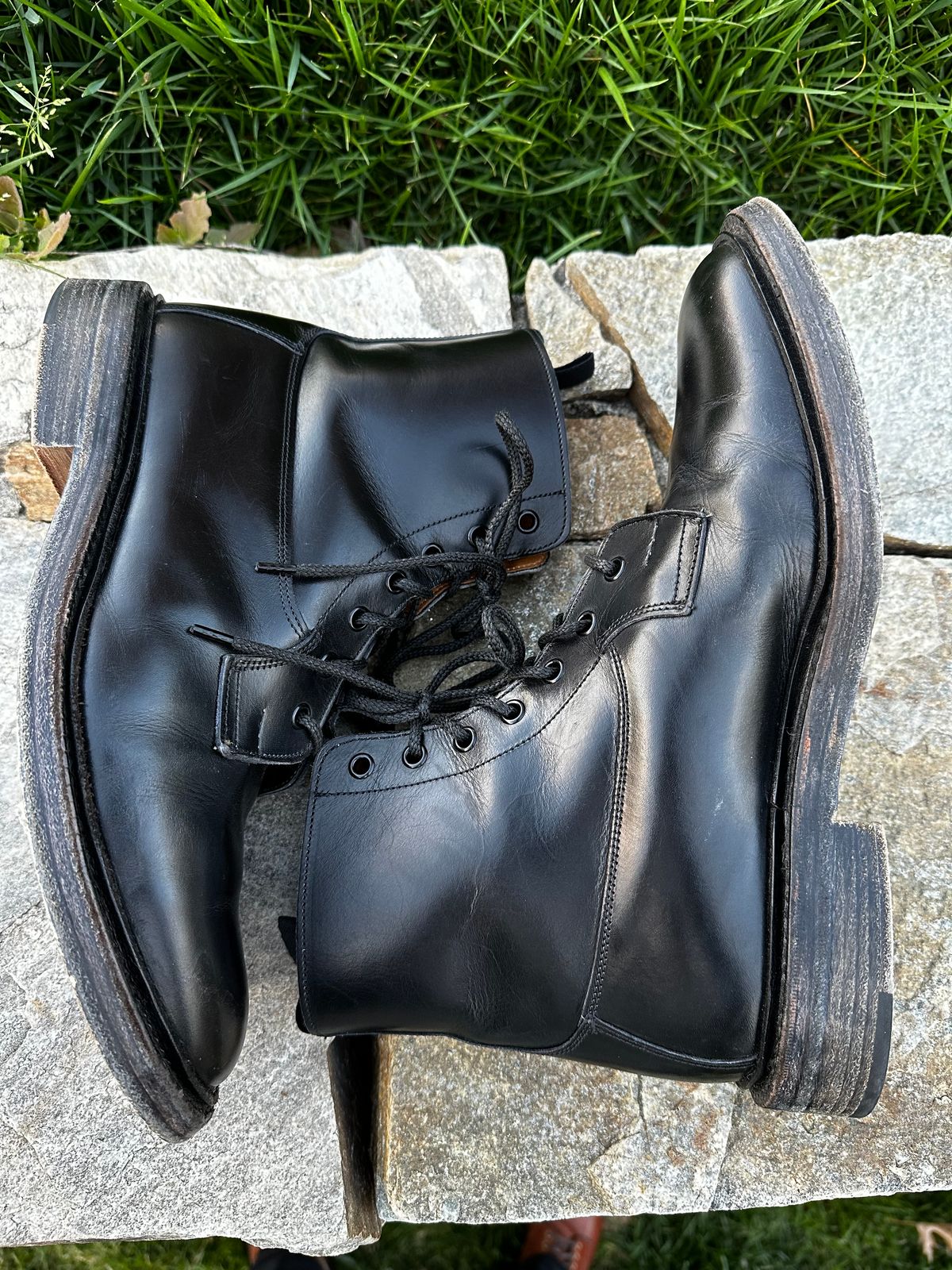 Photo by swampdonkey on April 5, 2024 of the Tricker's Burford Plain Derby Boot in Black Calf.