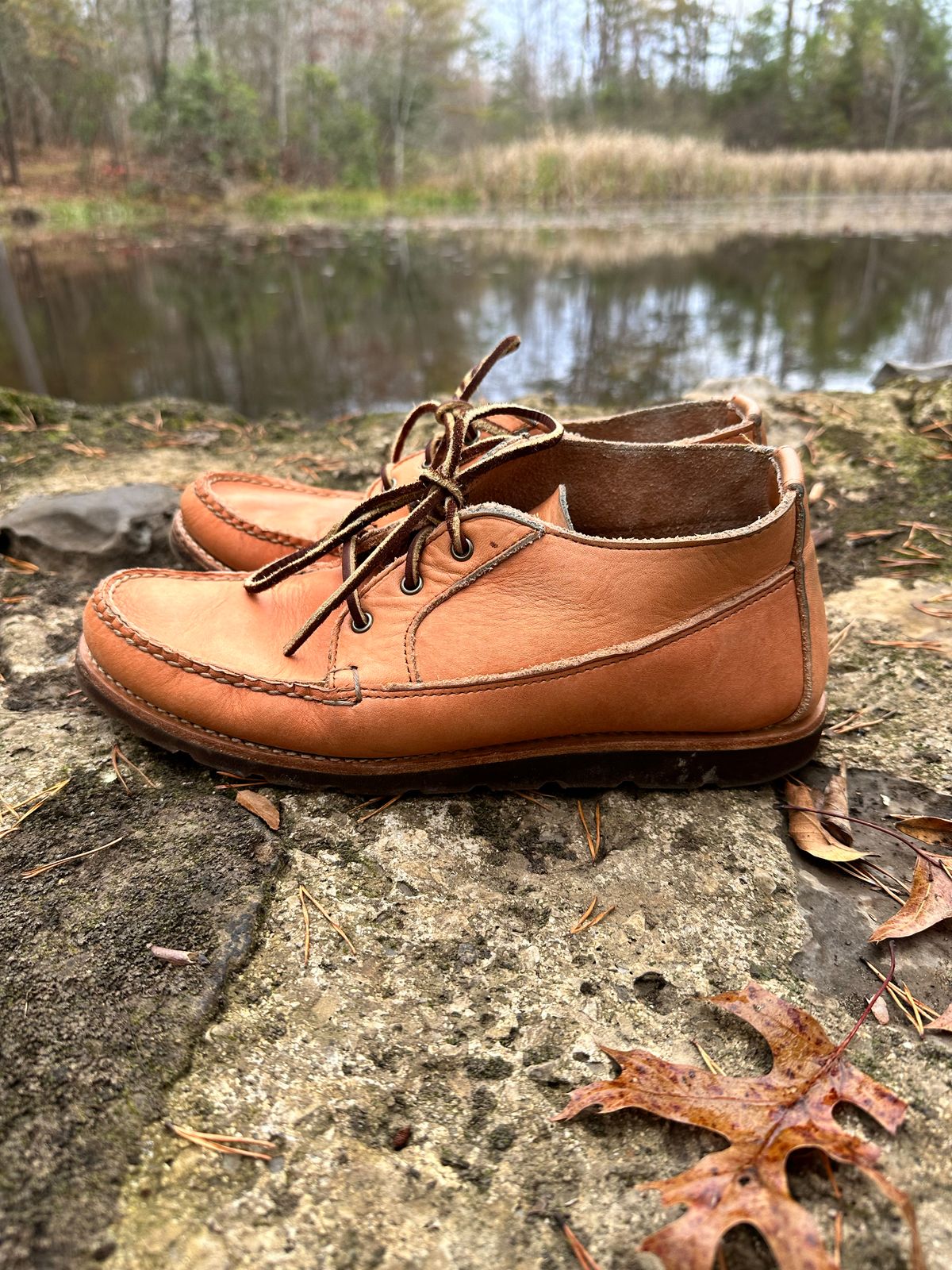 Photo by swampdonkey on November 8, 2022 of the Rancourt & Co. Acadia Chukka in Horween Natural Essex.