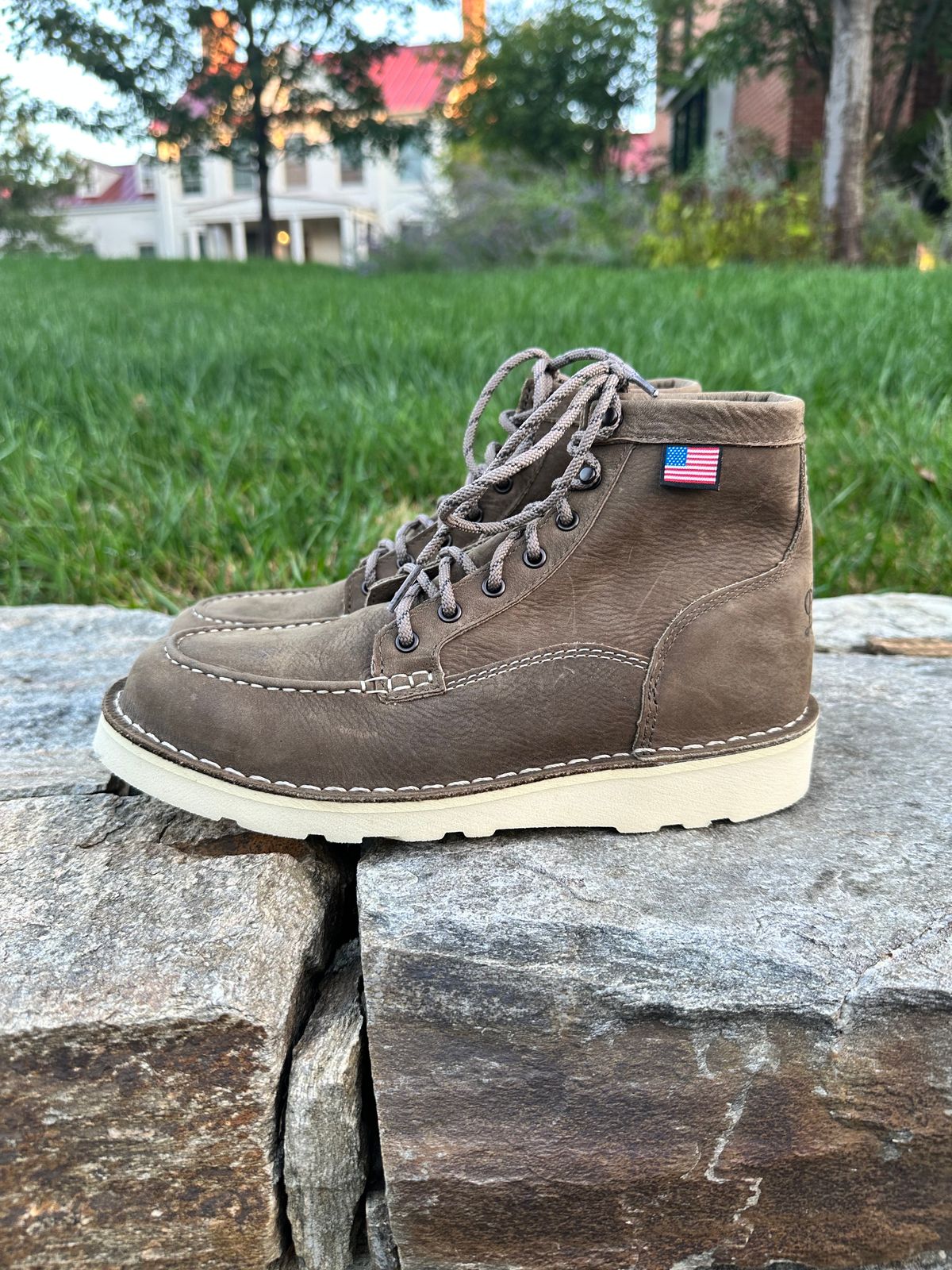 Photo by swampdonkey on October 1, 2023 of the Danner Bull Run Lux in Vintage sterling.