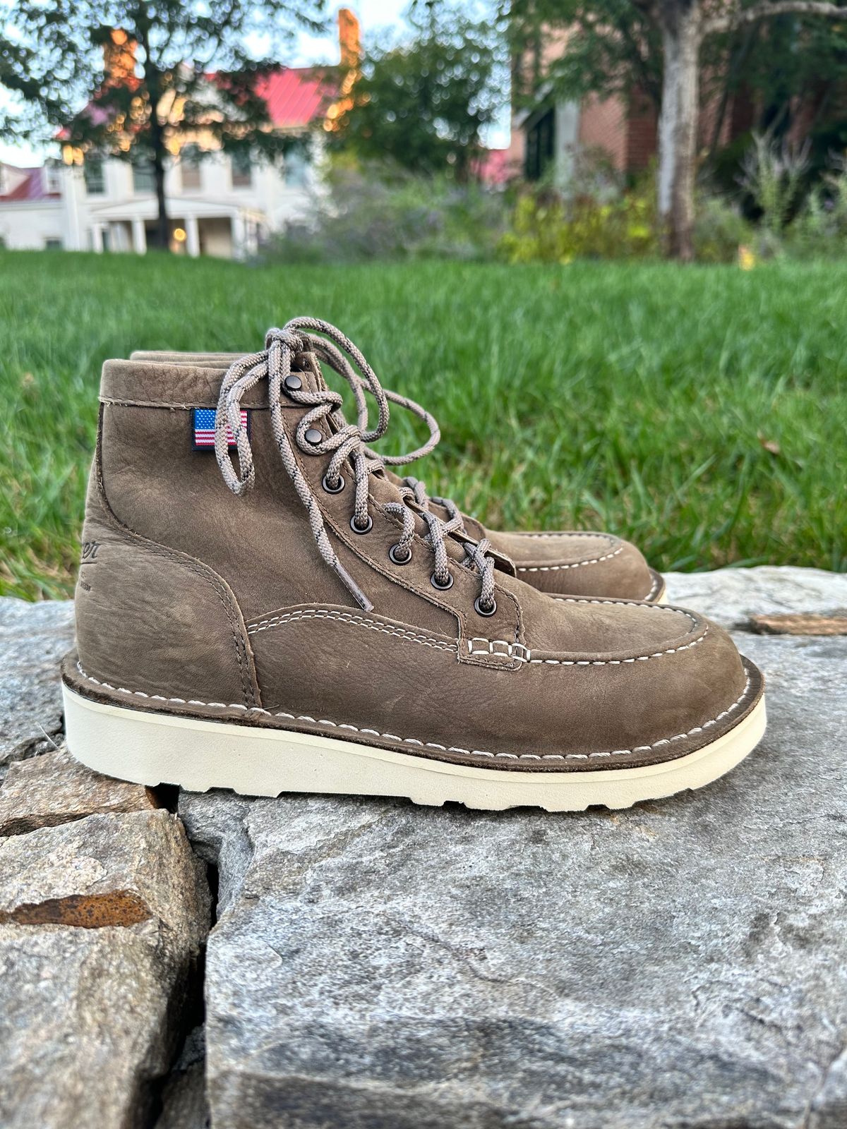 Photo by swampdonkey on October 1, 2023 of the Danner Bull Run Lux in Vintage sterling.