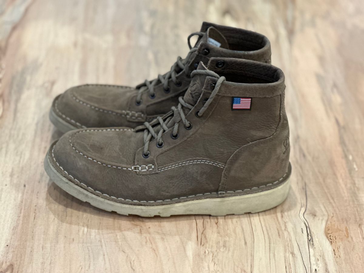 Photo by swampdonkey on November 5, 2023 of the Danner Bull Run Lux in Vintage sterling.
