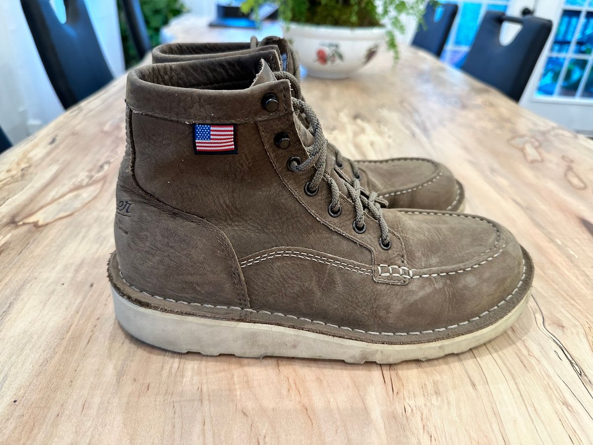 Photo by swampdonkey on November 5, 2023 of the Danner Bull Run Lux in Vintage sterling.
