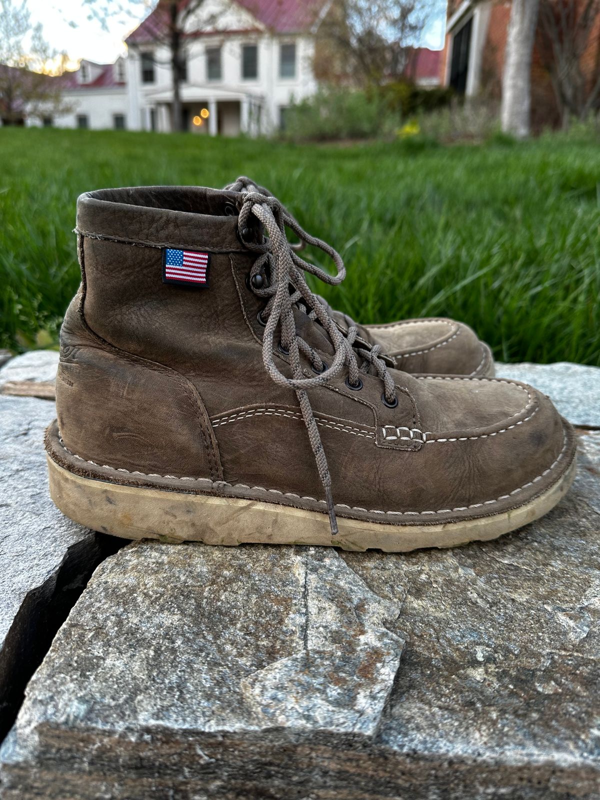 Photo by swampdonkey on April 5, 2024 of the Danner Bull Run Lux in Vintage sterling.