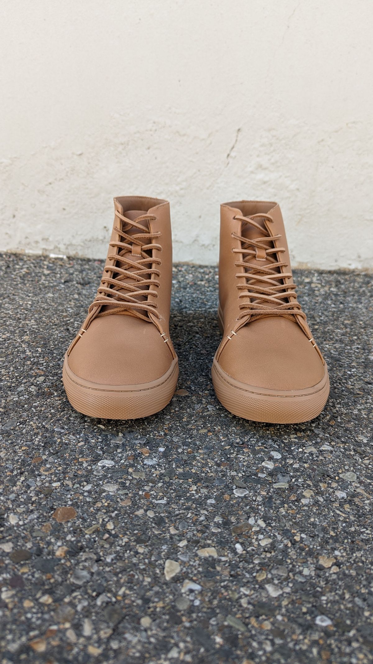 Photo by roseanvil_daniel on November 4, 2022 of the Thursday Premier High Top in Natural Vachetta.