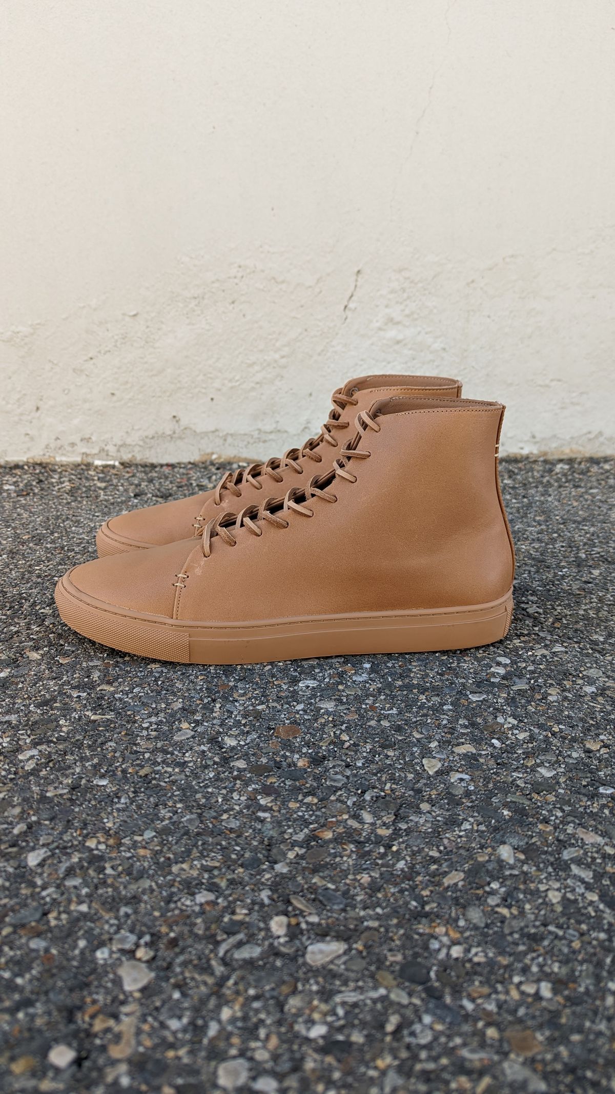 Photo by roseanvil_daniel on November 4, 2022 of the Thursday Premier High Top in Natural Vachetta.