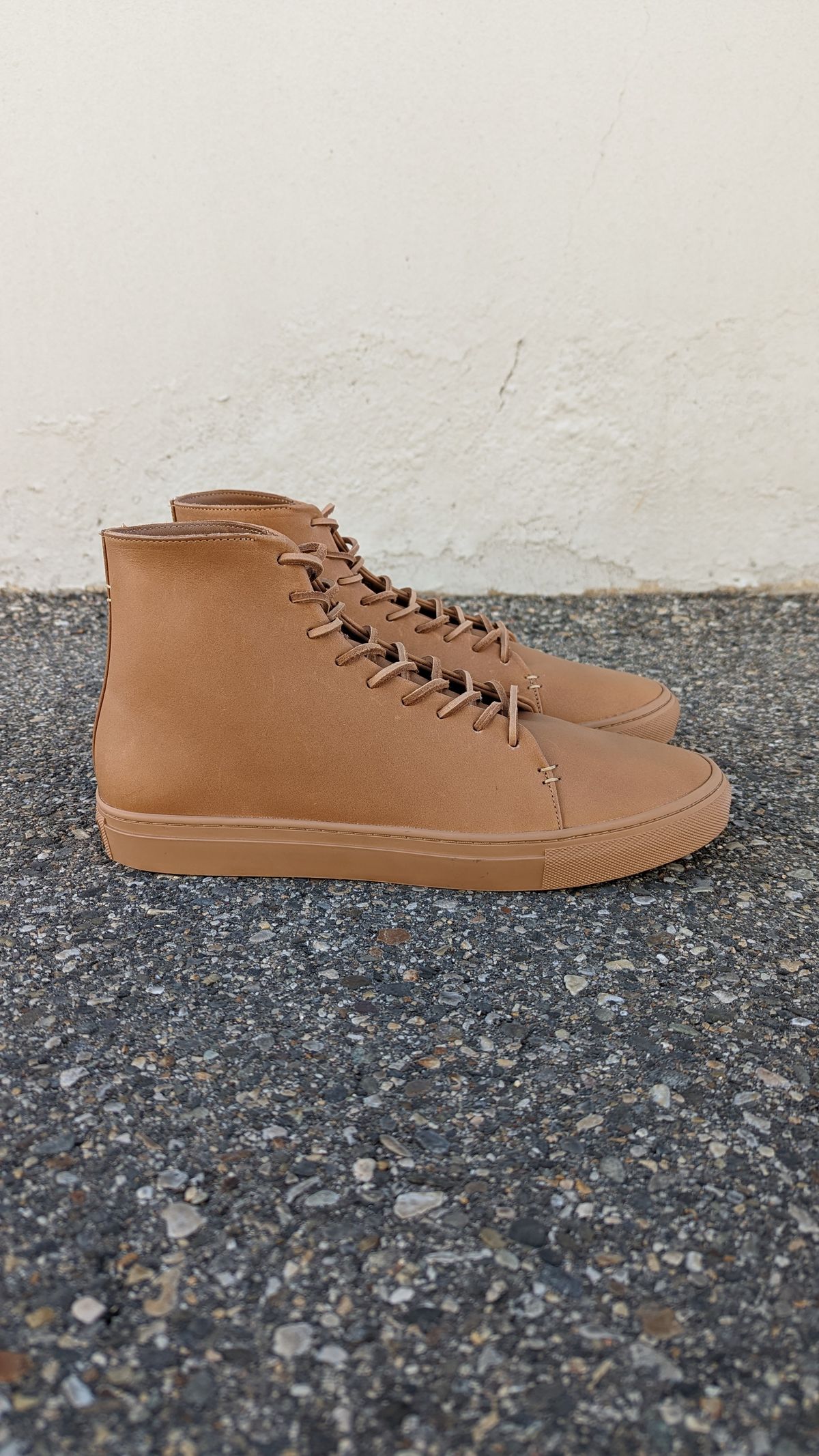 Photo by roseanvil_daniel on November 4, 2022 of the Thursday Premier High Top in Natural Vachetta.
