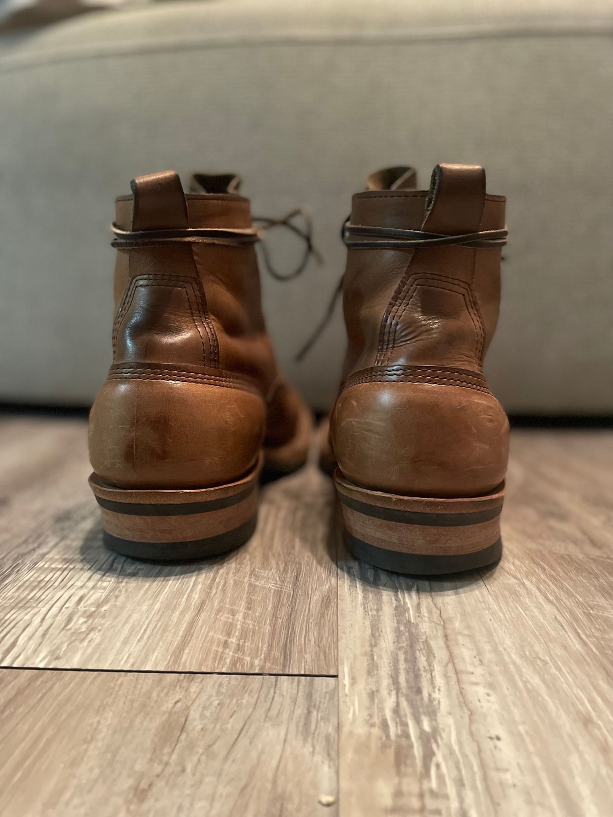 Photo by alecxreno on January 6, 2024 of the White's 350 Cutter in Horween Natural Chromexcel.