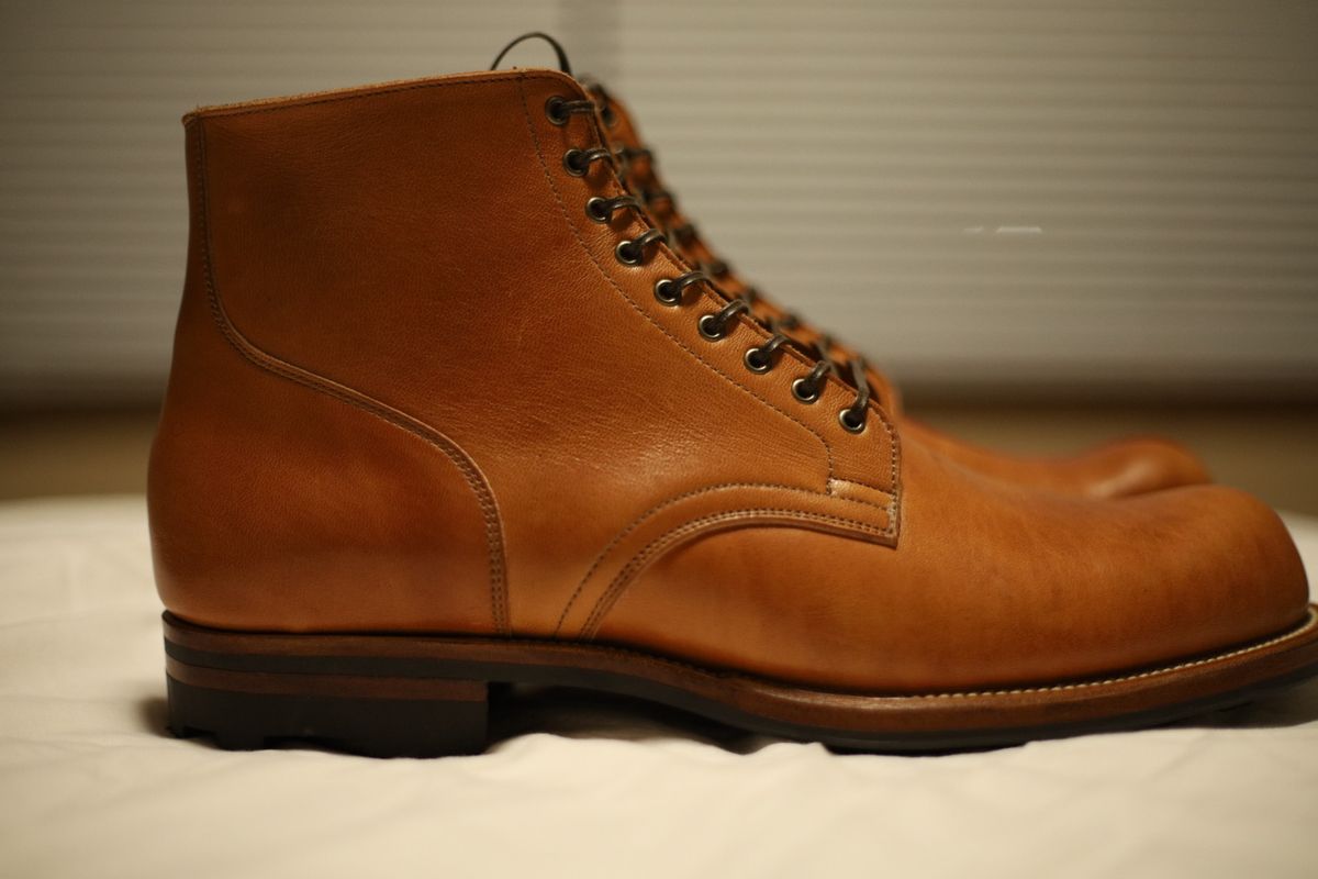 Photo by nared1267 on October 3, 2023 of the Viberg Service Boot in Shinki Beige Pony Latigo Horsehide.