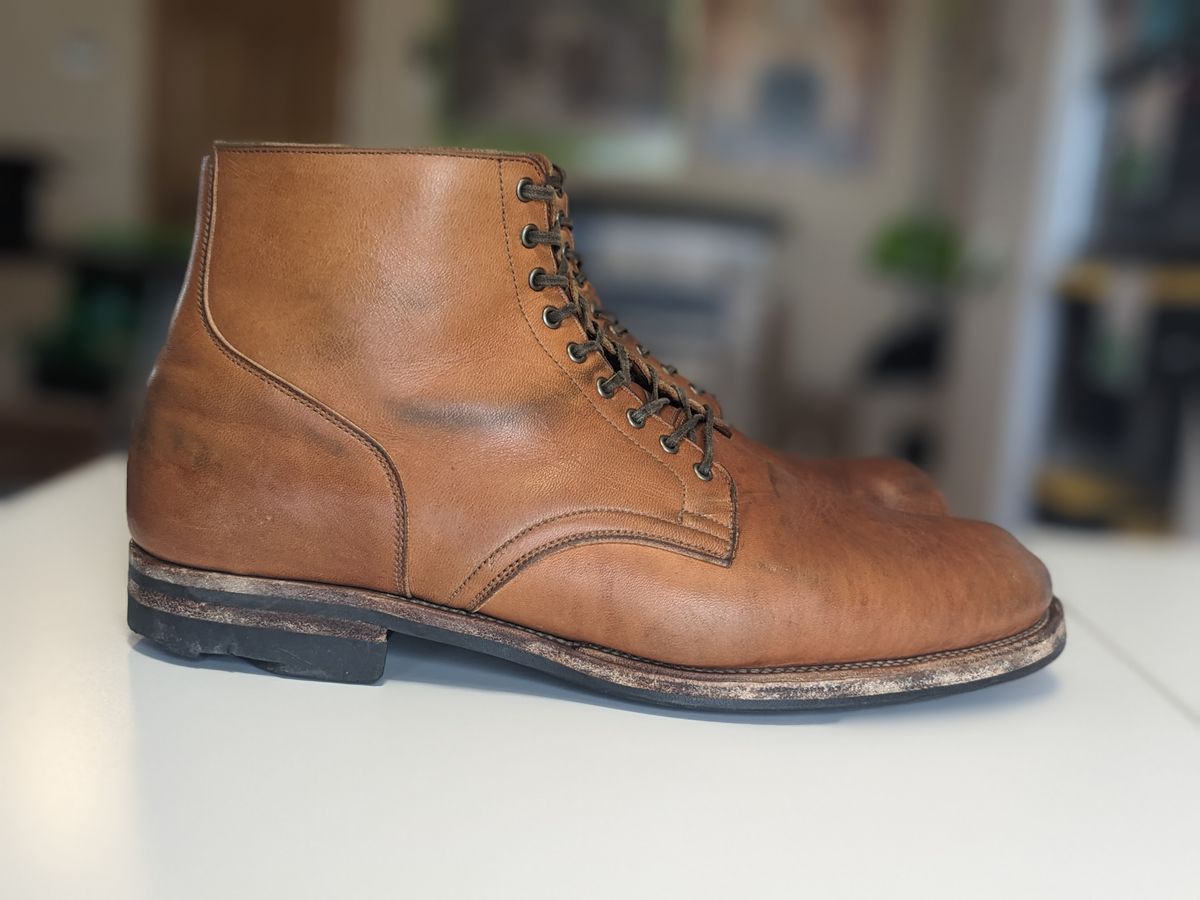 Photo by nared1267 on November 1, 2023 of the Viberg Service Boot in Shinki Beige Pony Latigo Horsehide.