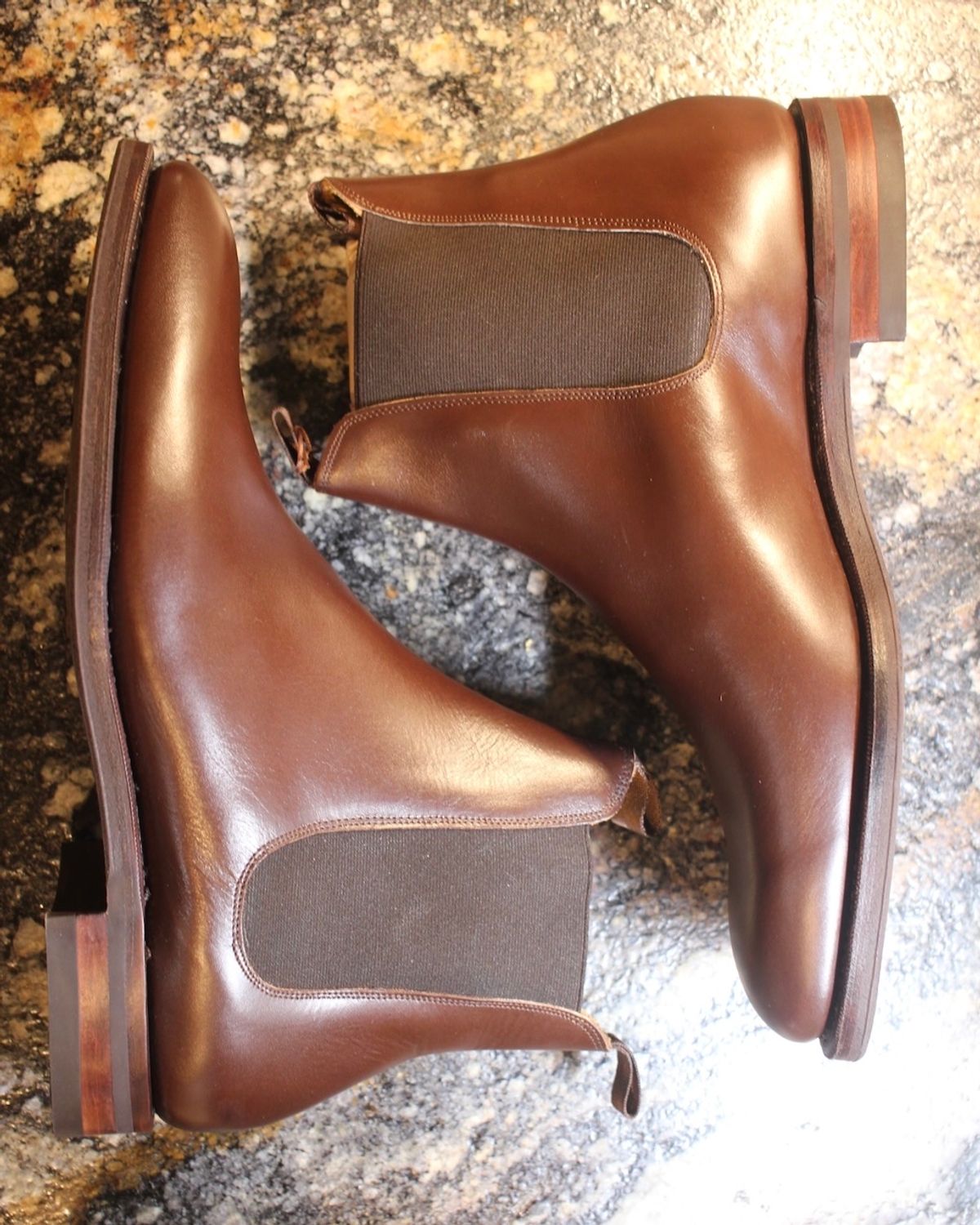 Photo by cows_electronico on November 1, 2023 of the Meermin Chelsea Boot in Du Puy Brown Box Calf.
