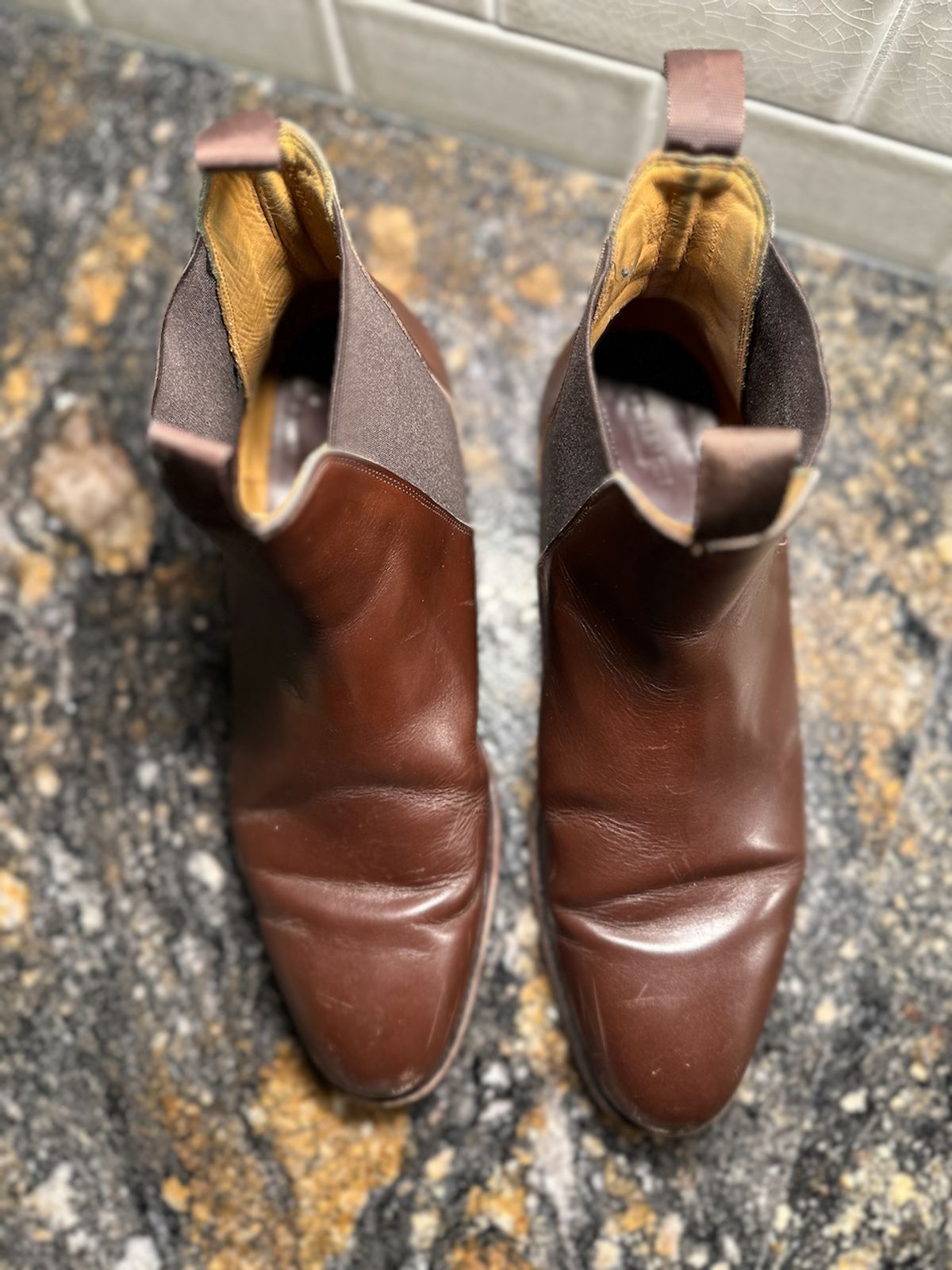 Photo by cows_electronico on December 5, 2023 of the Meermin Chelsea Boot in Du Puy Brown Box Calf.