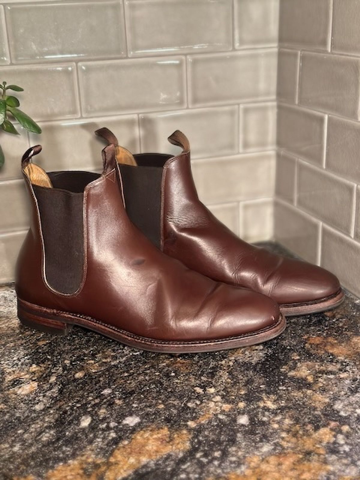 Photo by cows_electronico on April 6, 2024 of the Meermin Chelsea Boot in Du Puy Brown Box Calf.