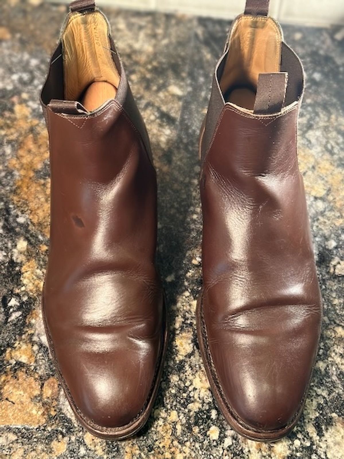 Photo by cows_electronico on April 6, 2024 of the Meermin Chelsea Boot in Du Puy Brown Box Calf.