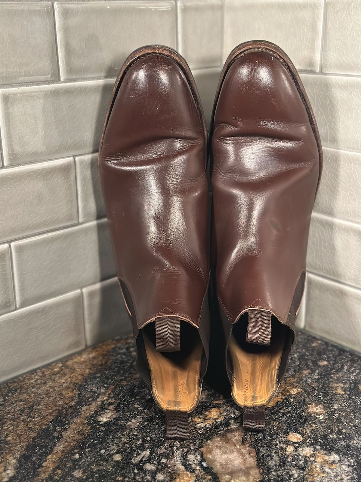 Photo by cows_electronico on March 3, 2025 of the Meermin Chelsea Boot in Du Puy Brown Box Calf.