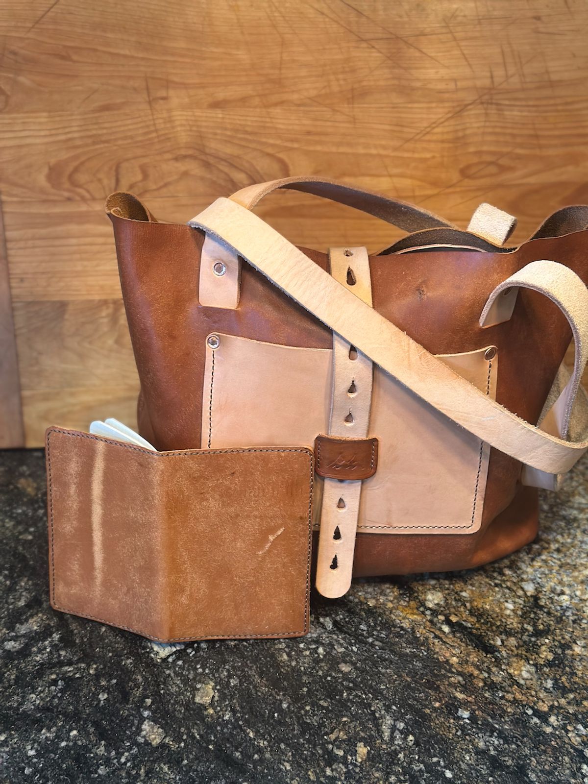 Photo by cows_electronico on November 3, 2025 of the Swampoodle Homemade Goods Tote Bag and Field Notes Cover Combo in Conceria Walpier Natural Mud Rustic Vachetta & Supernatural Natural Veg Tan.