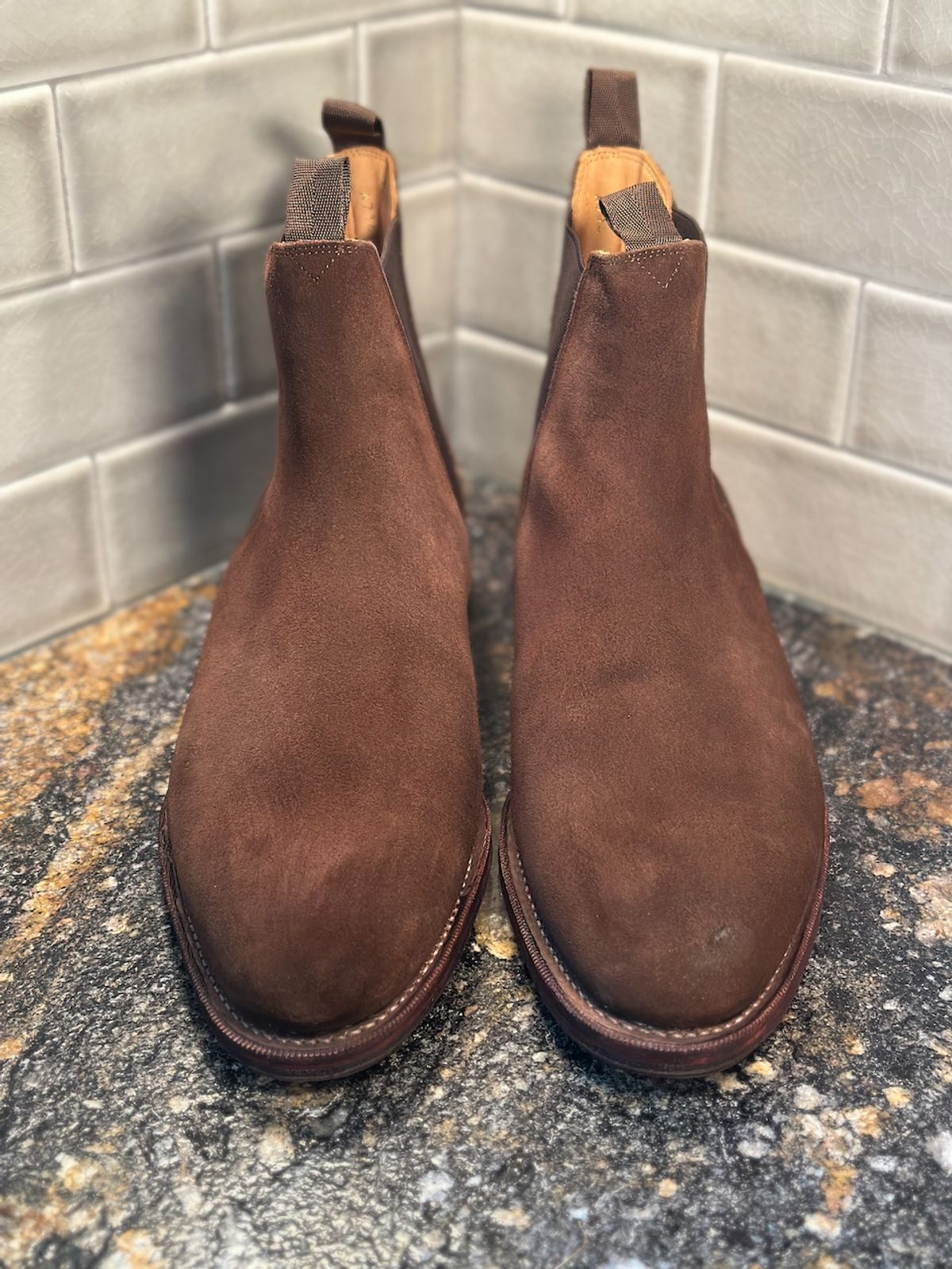 Photo by cows_electronico on October 2, 2025 of the Meermin Chelsea Boot in C.F. Stead Brown Repello Calf Suede.