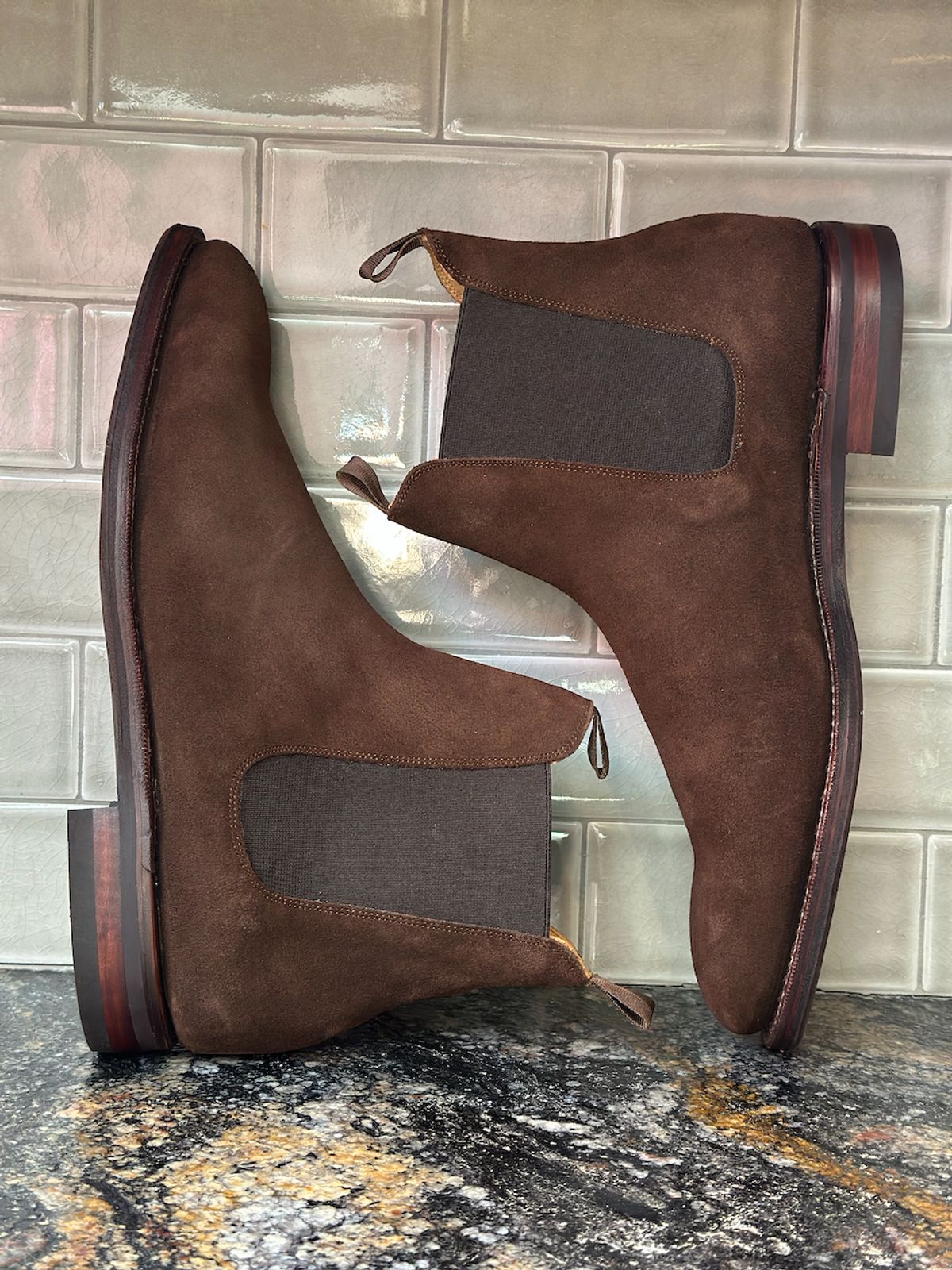 Photo by cows_electronico on October 6, 2025 of the Meermin Chelsea Boot in C.F. Stead Brown Repello Calf Suede.