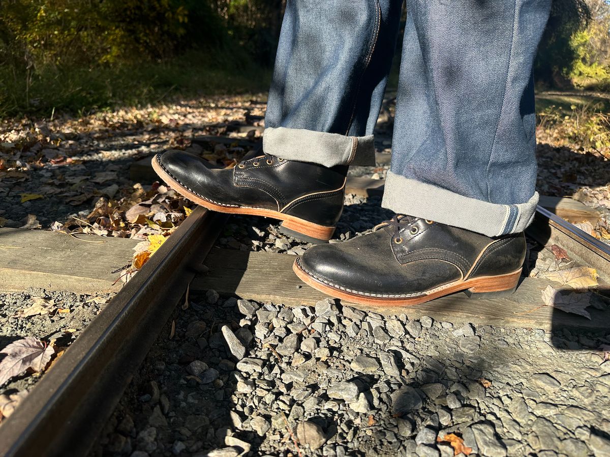 Photo by cows_electronico on October 27, 2024 of the Nicks Free Range in Horween Black Teacore Chromexcel.