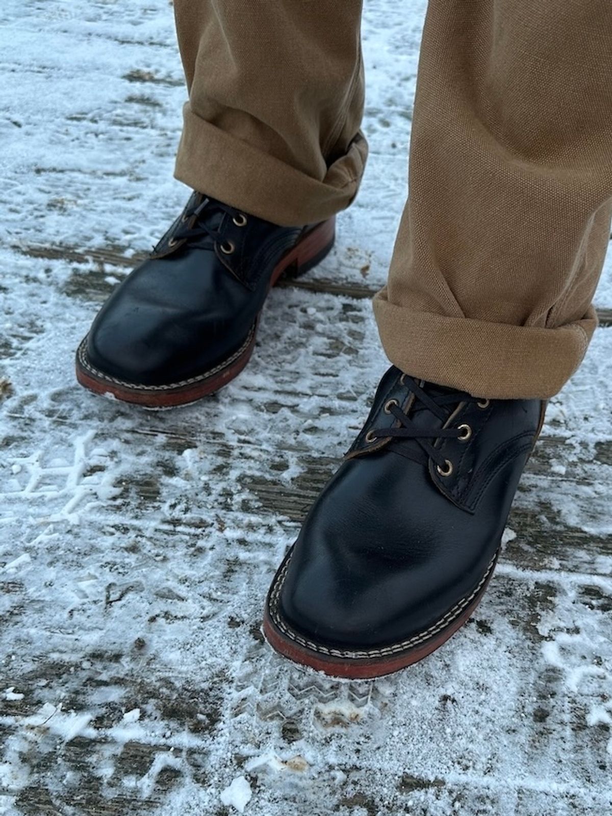 Photo by cows_electronico on November 29, 2024 of the Nicks Free Range in Horween Black Teacore Chromexcel.