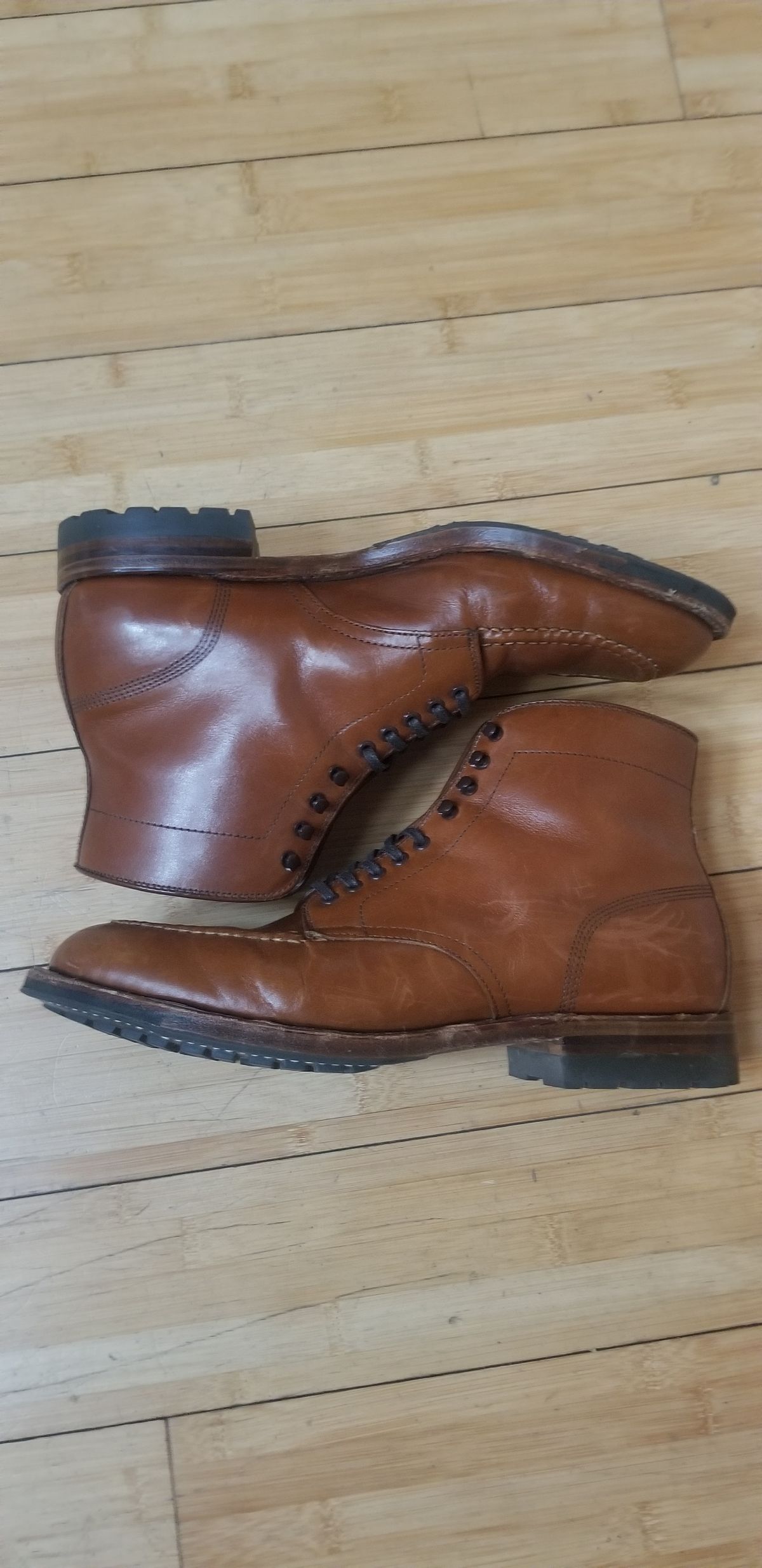 Photo by tigertim on December 3, 2022 of the Alden Indy Boot in Unlisted Leather.