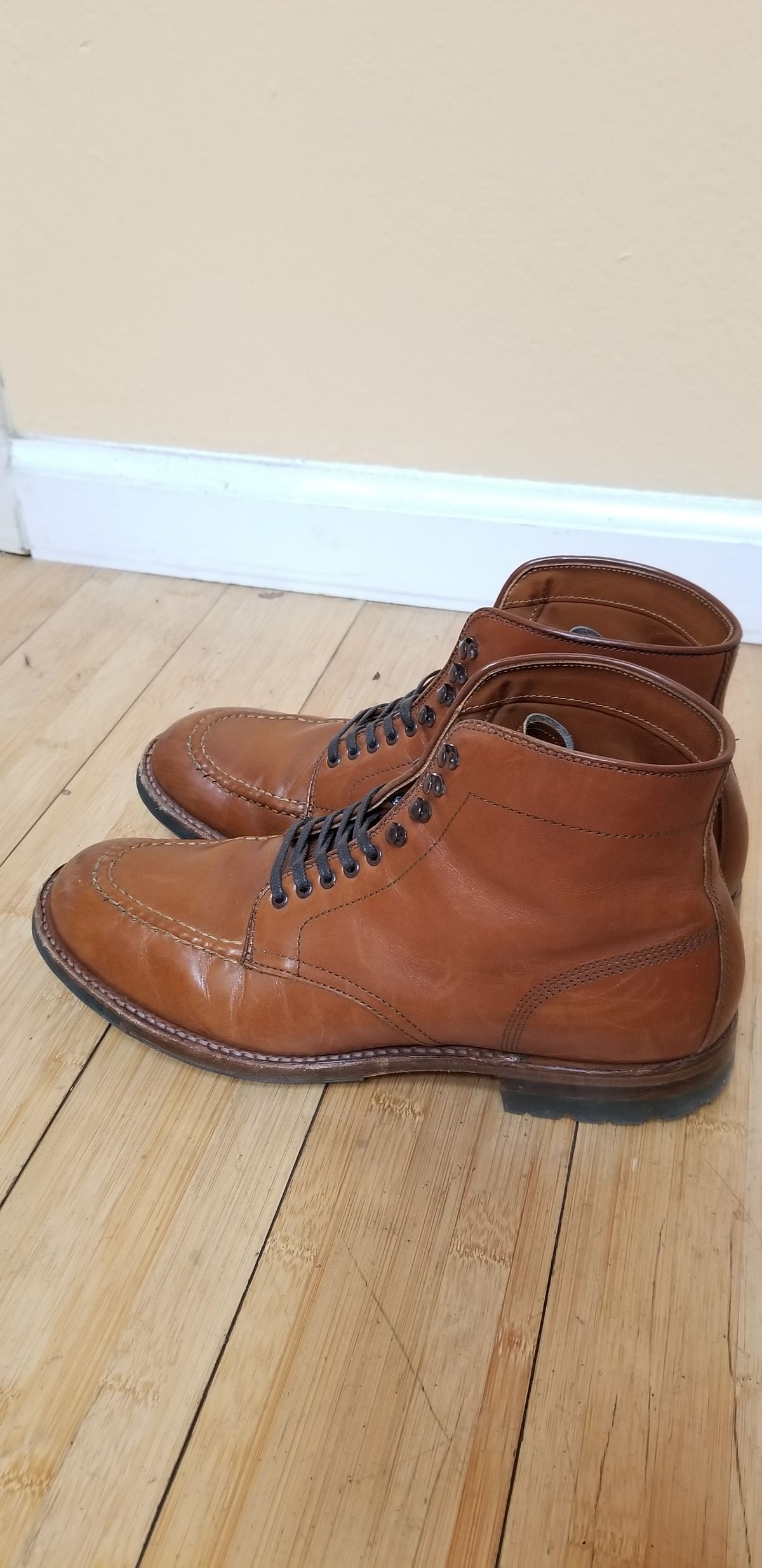 Photo by tigertim on February 2, 2023 of the Alden Indy Boot in Unlisted Leather.