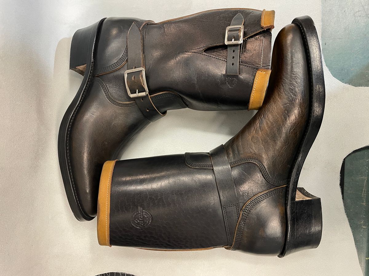 Photo by powerserge on June 17, 2023 of the Role Club Anniversary Engineer Boots in Shinki Hand-Finished Black Horsehide.