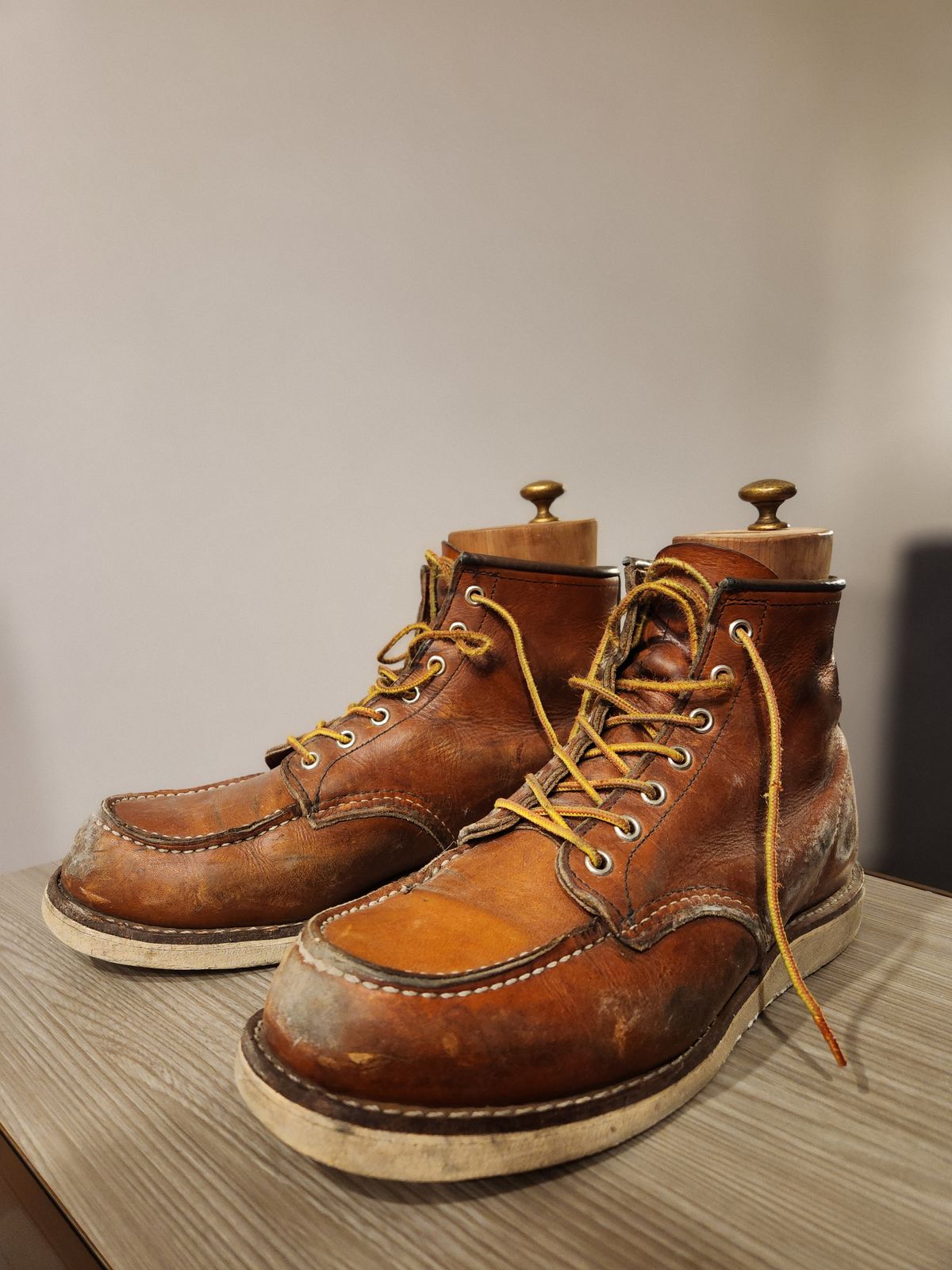 Photo by som1 on February 22, 2024 of the Red Wing 6-Inch Classic Moc in S.B. Foot Oro Legacy.