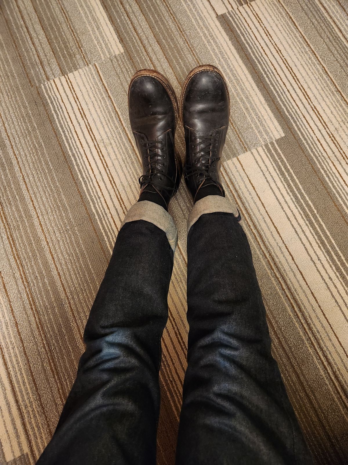 Photo by som1 on January 23, 2025 of the Oak Street Bootmakers Field Boot in Horween Black Chromexcel.