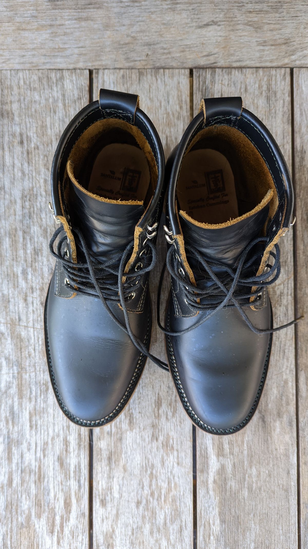 Photo by dakon on December 5, 2022 of the Santalum x PTC The Klondike Service Boot in S.B. Foot Black Klondike.