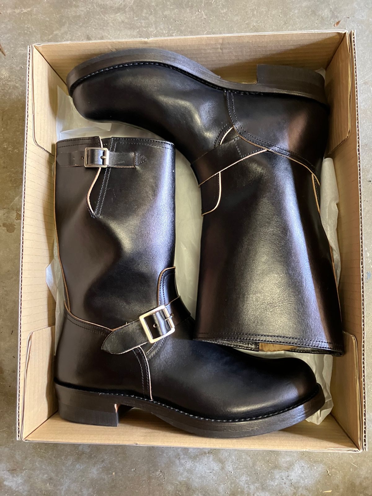 Photo by Bangarang on October 1, 2023 of the The Real McCoy's Buco Engineer Boots in Shinki Black Oiled Horsebutt.