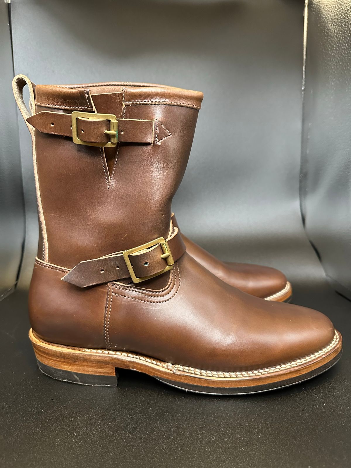 Photo by jfan on October 1, 2022 of the Viberg Engineer in Horween Brown Chromexcel Horsebutt.